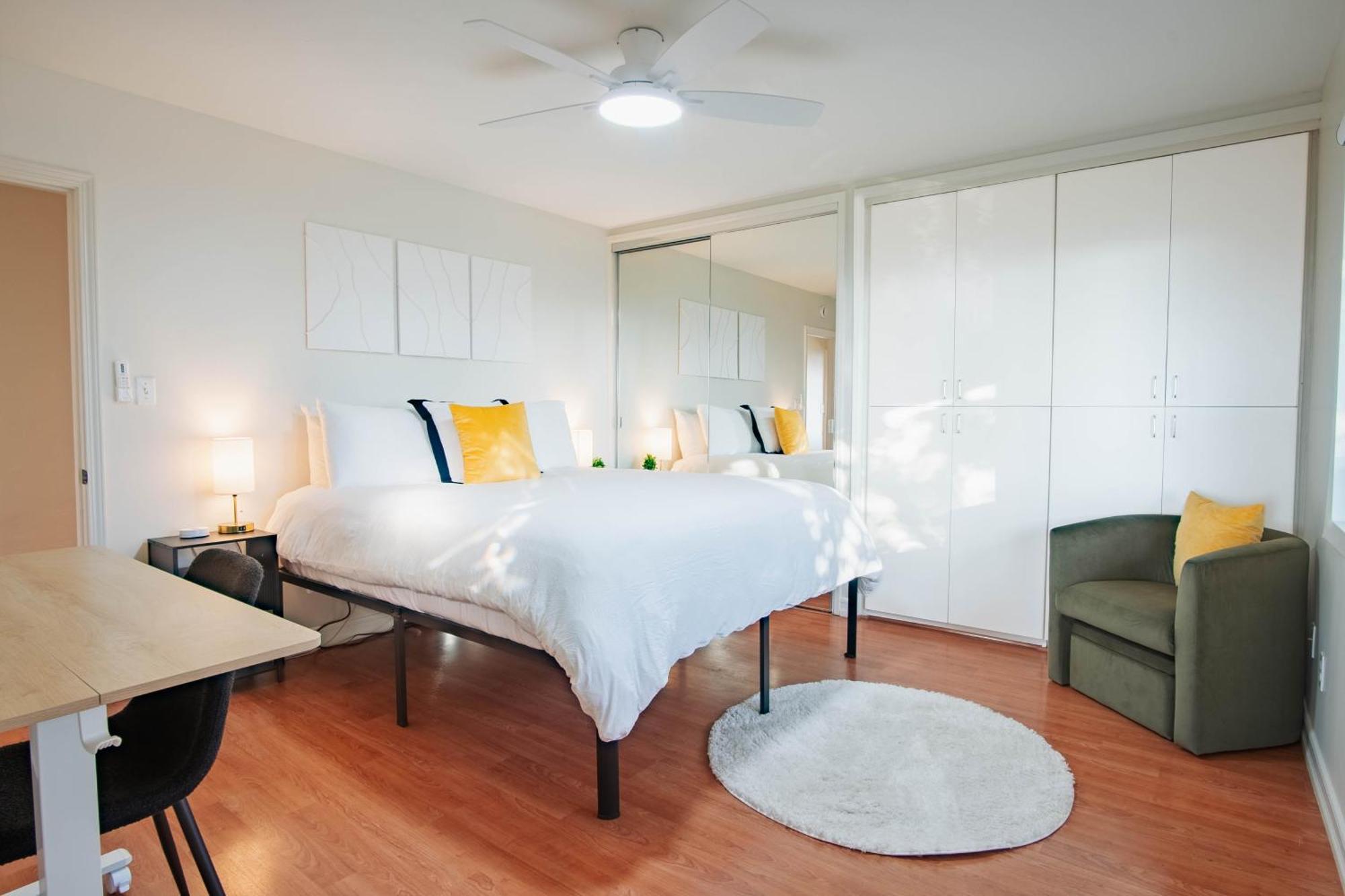 Family-friendly Bay Views, Game Room, Hot Tub! Villa San Diego