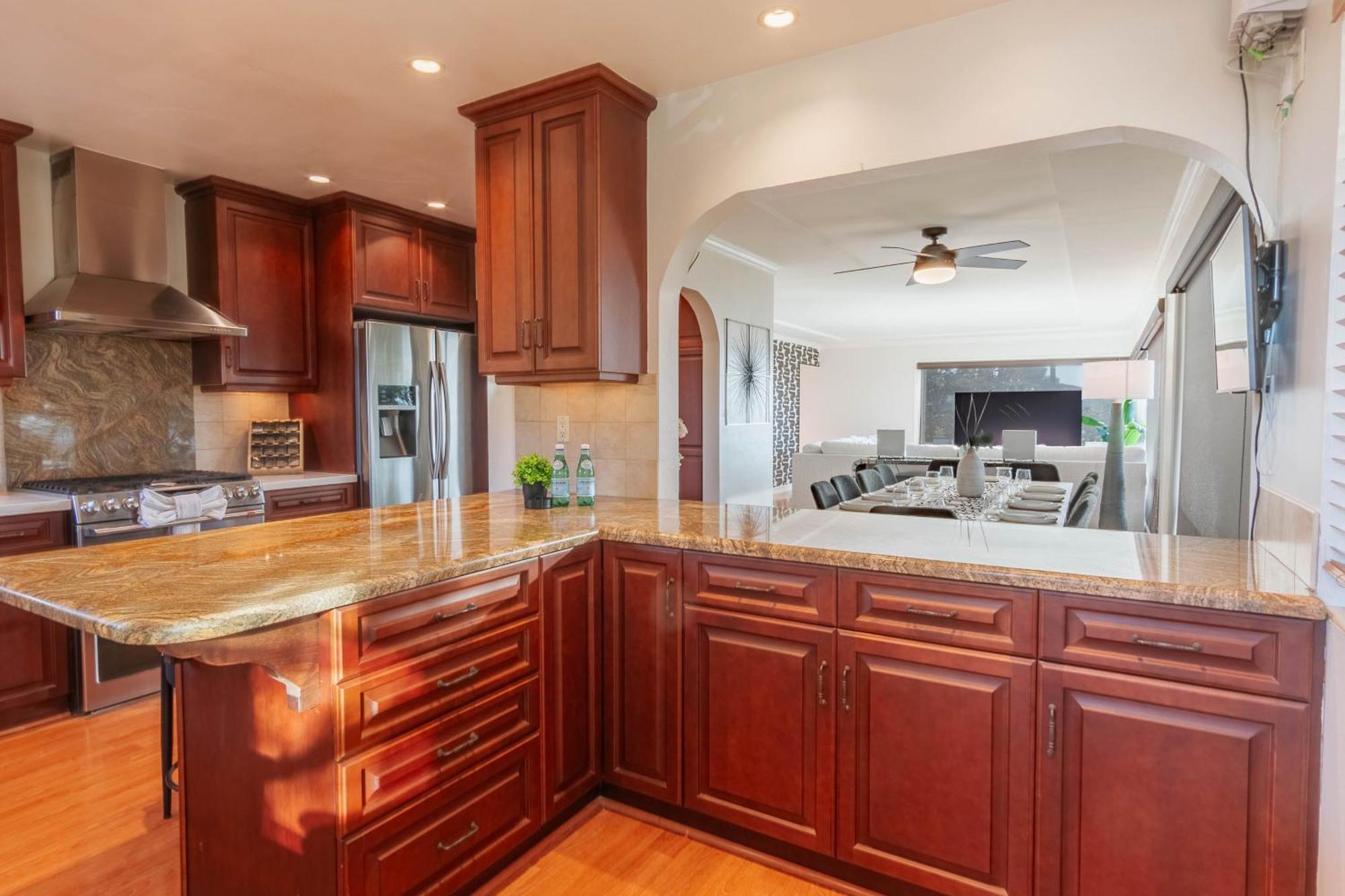 Family-friendly Bay Views, Game Room, Hot Tub!