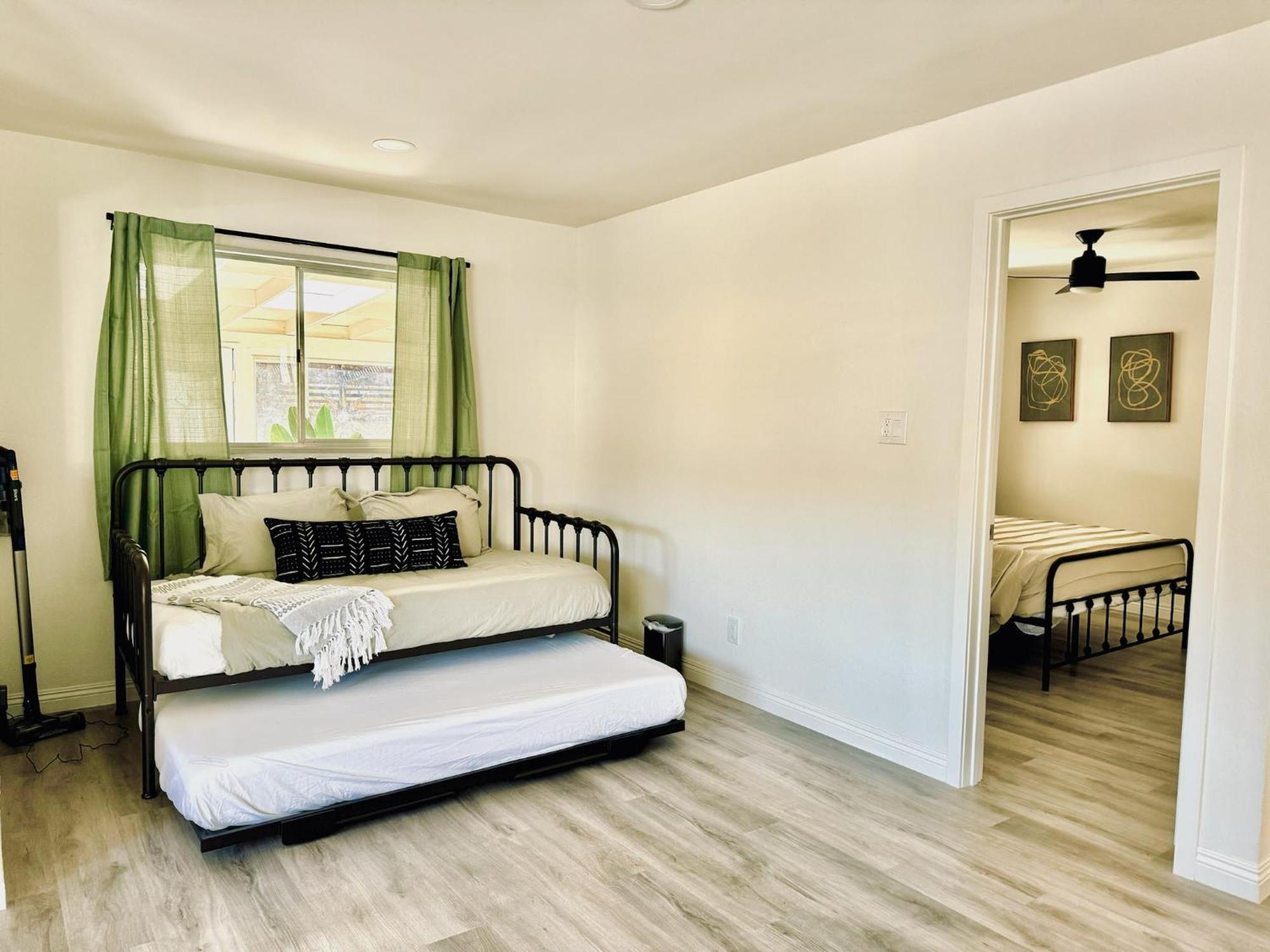 Comfortable 2bed In Duplex With Private Sunroom Holiday home