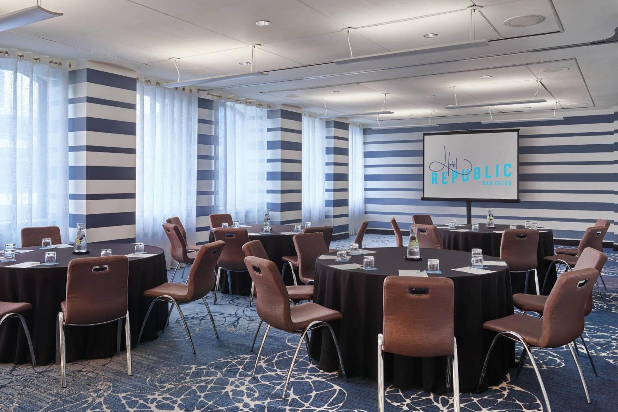 Republic San Diego, Autograph Collection Hotel 4*