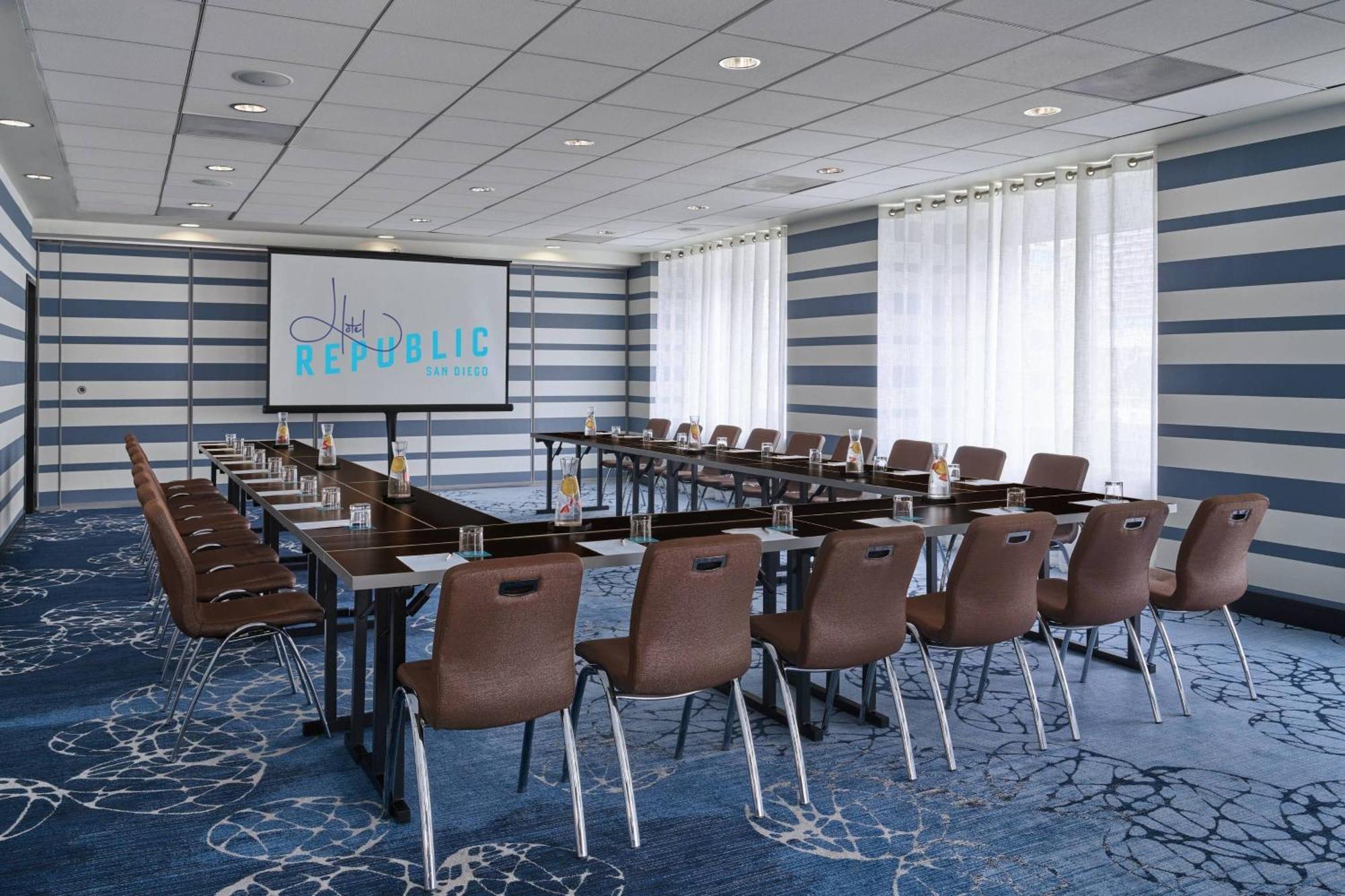 Republic San Diego, Autograph Collection 4*
