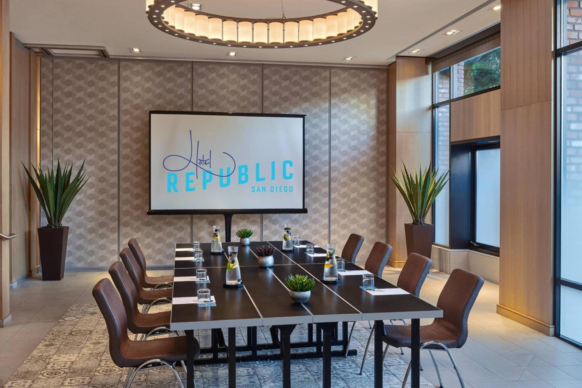Republic San Diego, Autograph Collection