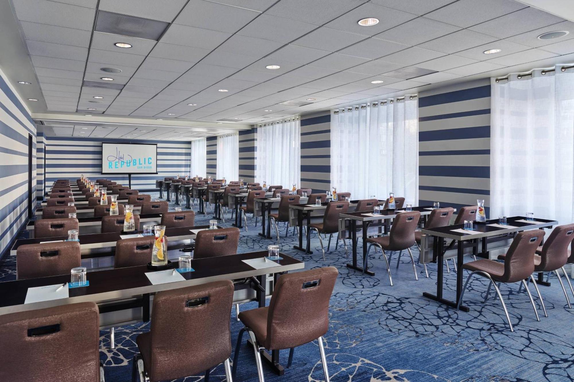 Republic San Diego, Autograph Collection Hotel 4*