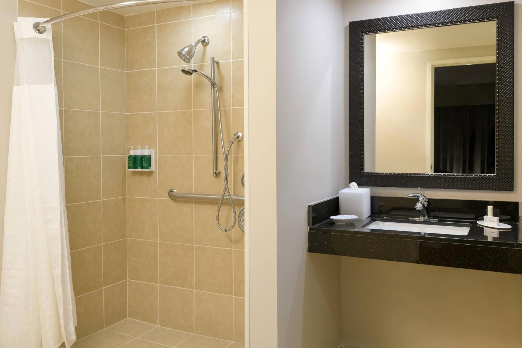 Fairfield & Old Town Hotel 3*