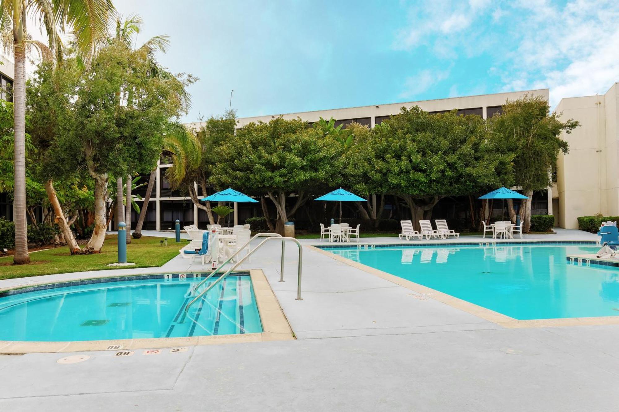 Four Points By Sheraton Hotel 3*