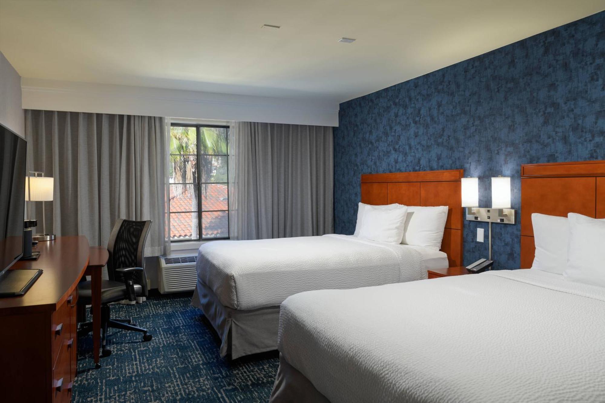 Courtyard Old Town 3* San Diego