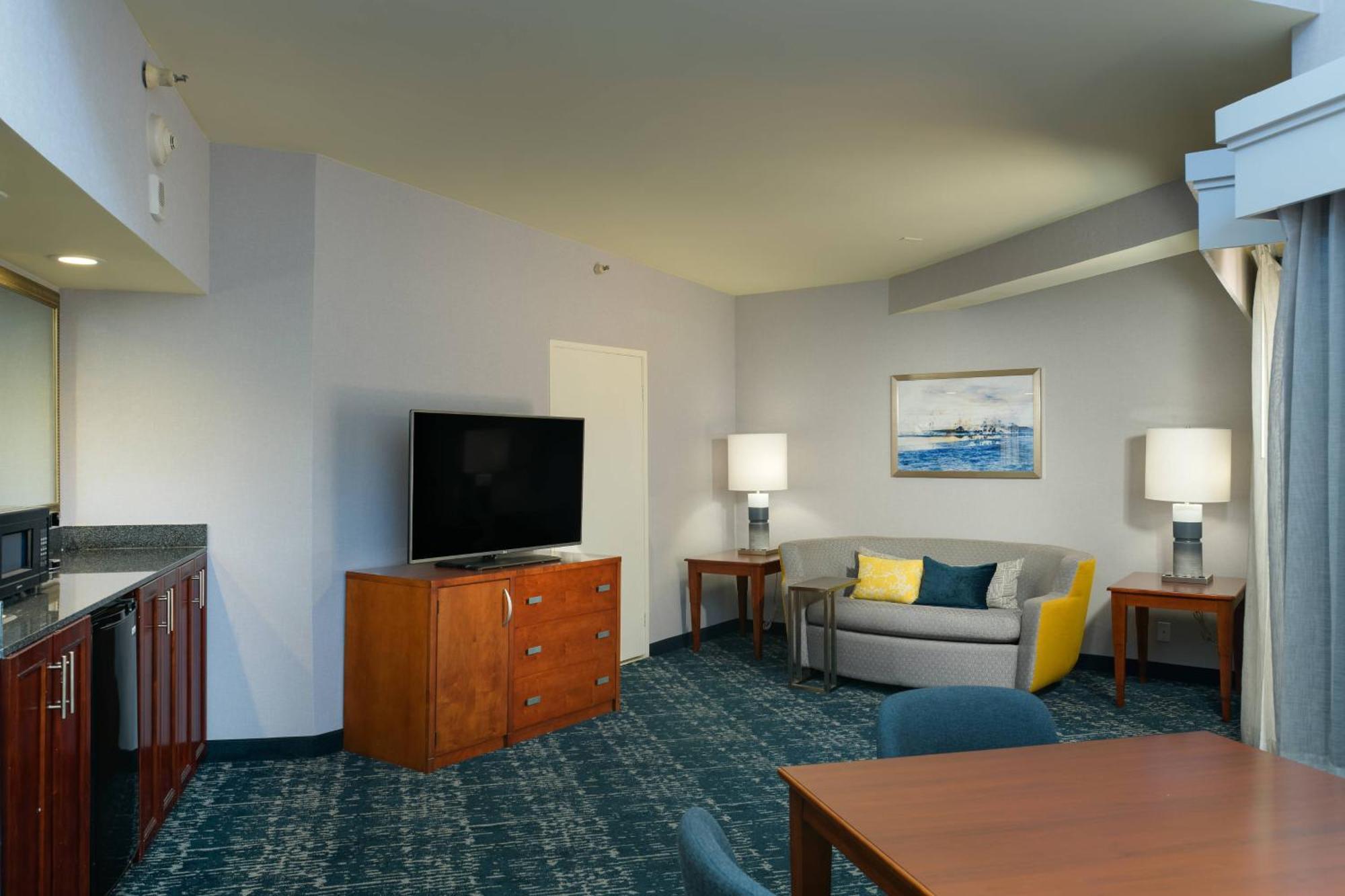 Courtyard Old Town Hotel 3*