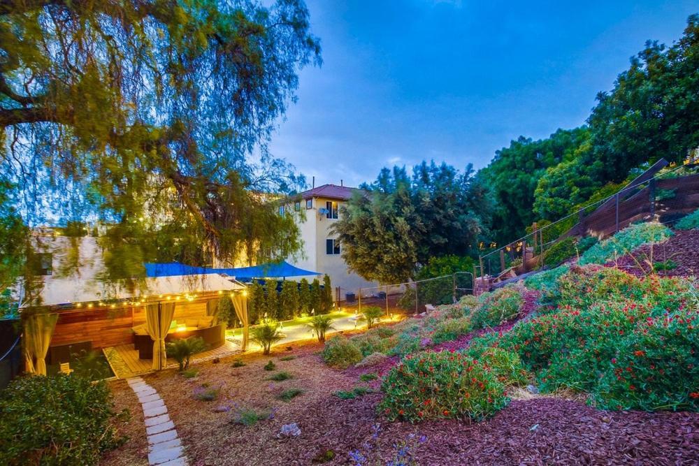 New! Great Escape 2 W/ Views, Hot Tub, Games, Safari Tent, Golf Holiday home San Diego