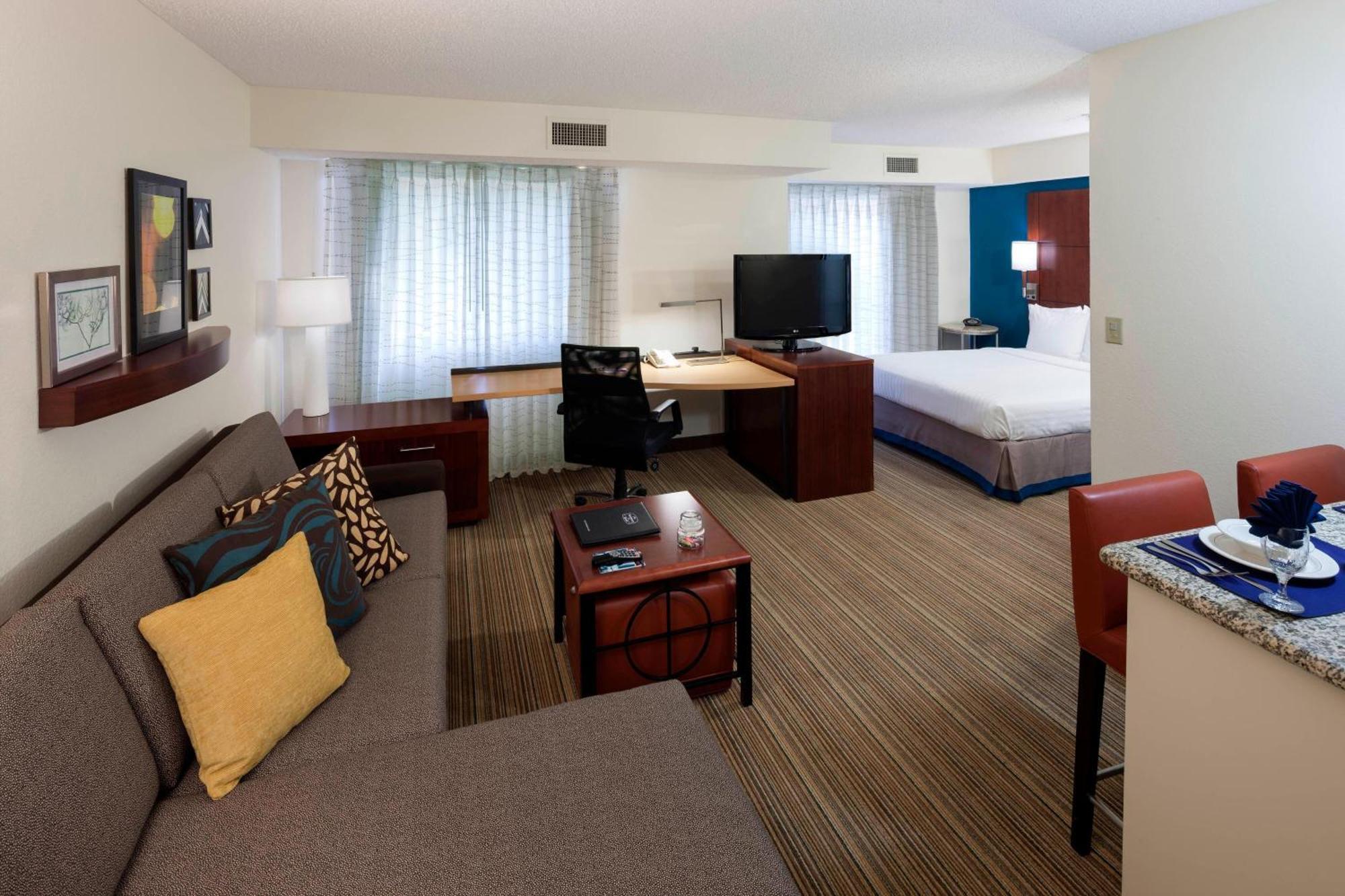 By Marriott Downtown Hotel 3*