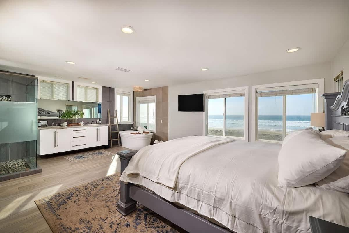 Ocean Front Walk Holiday home