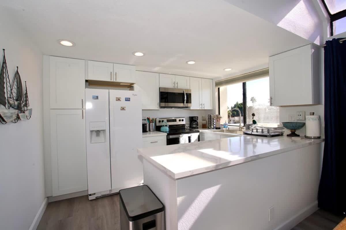 Apartment 2bed 2bath Walking Distance To And Bay In Pb