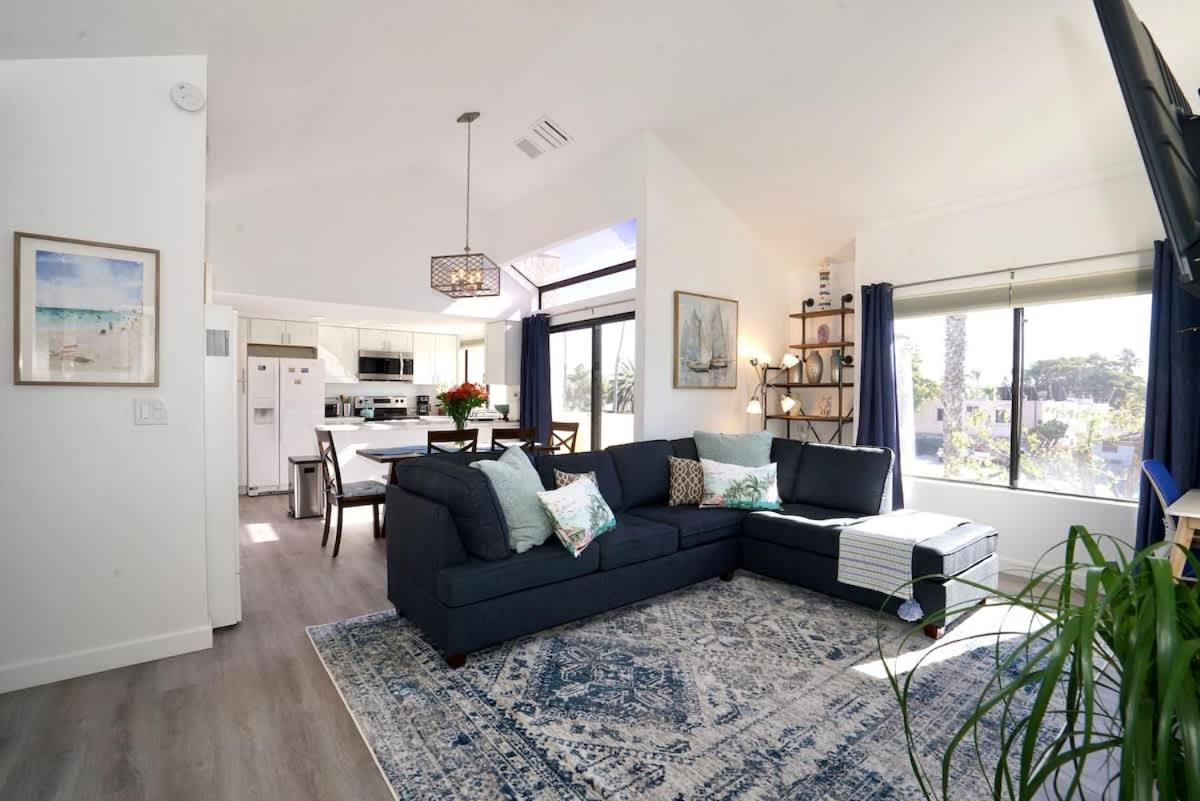 Apartment 2bed 2bath Walking Distance To And Bay In Pb *