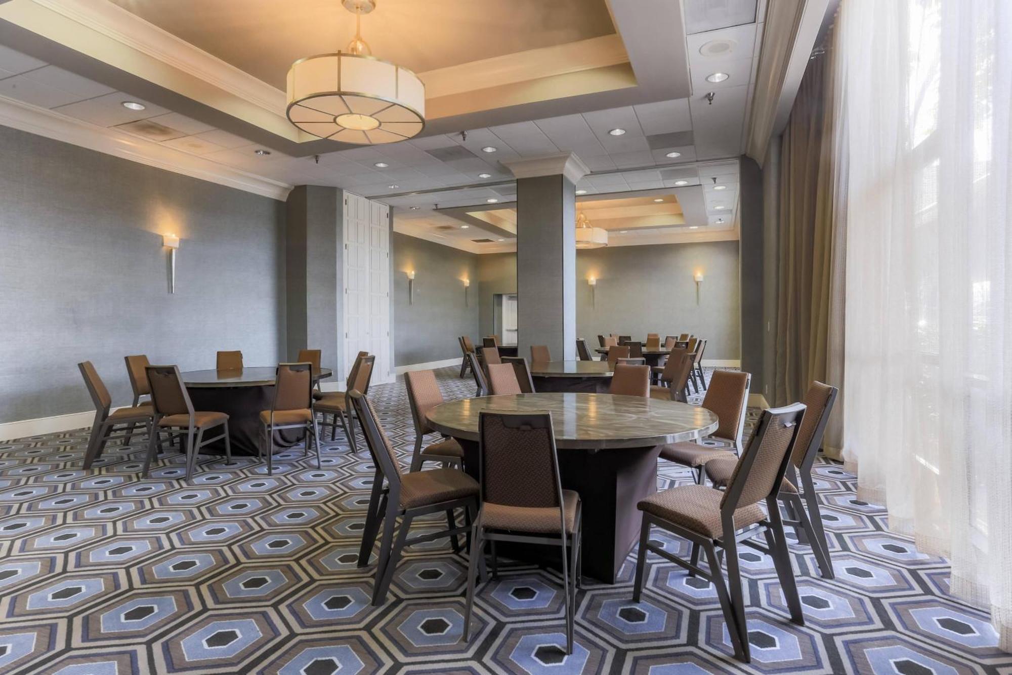 Sheraton Mission Valley Hotel 4*