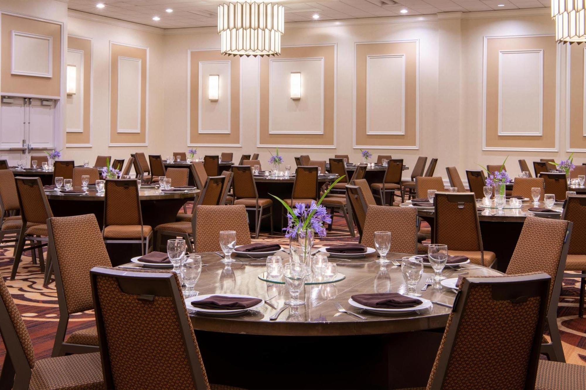 Sheraton Mission Valley Hotel 4*
