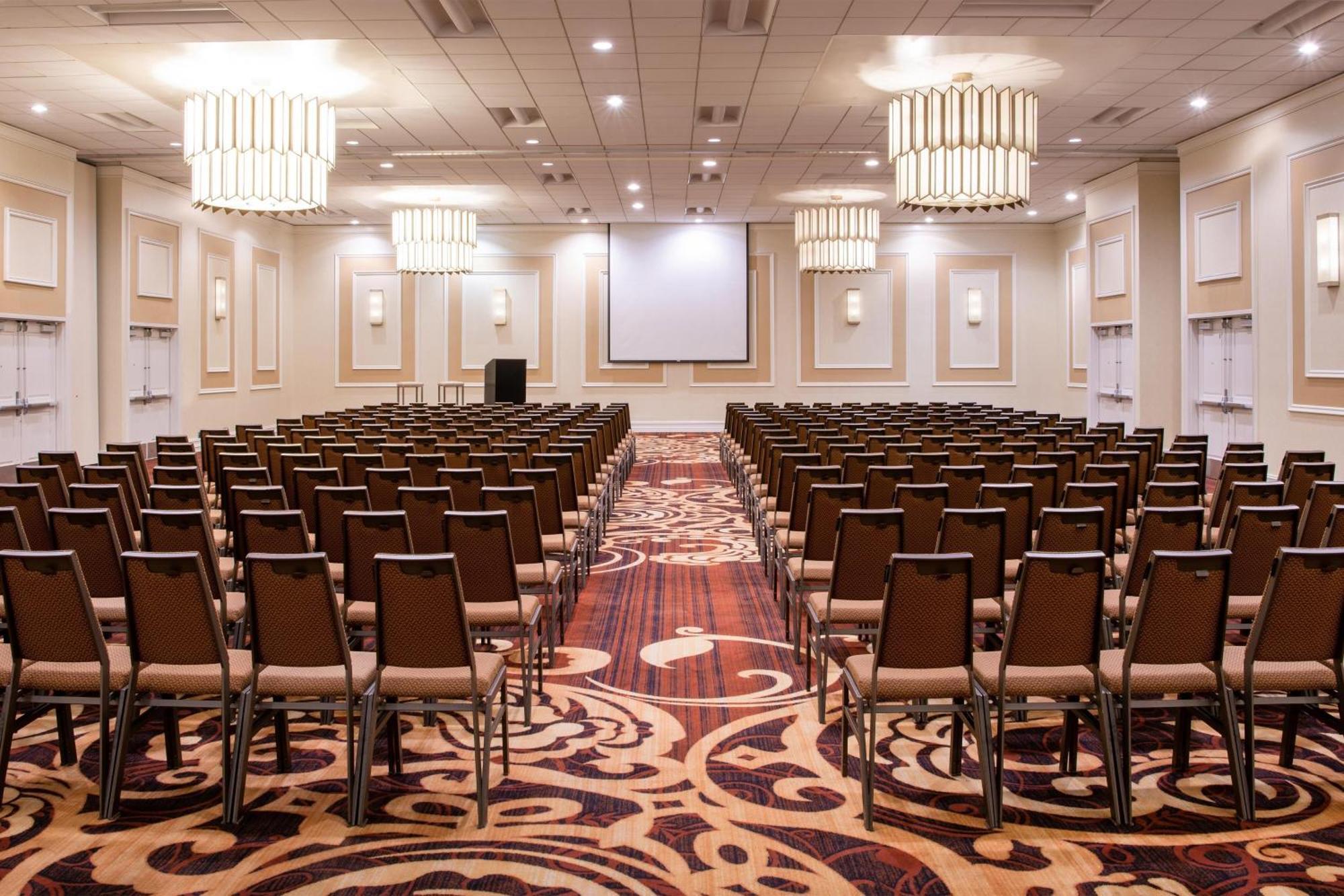Sheraton Mission Valley 4*