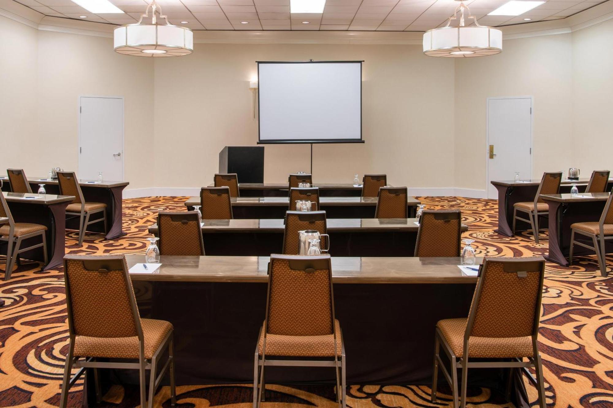 Sheraton Mission Valley 4*