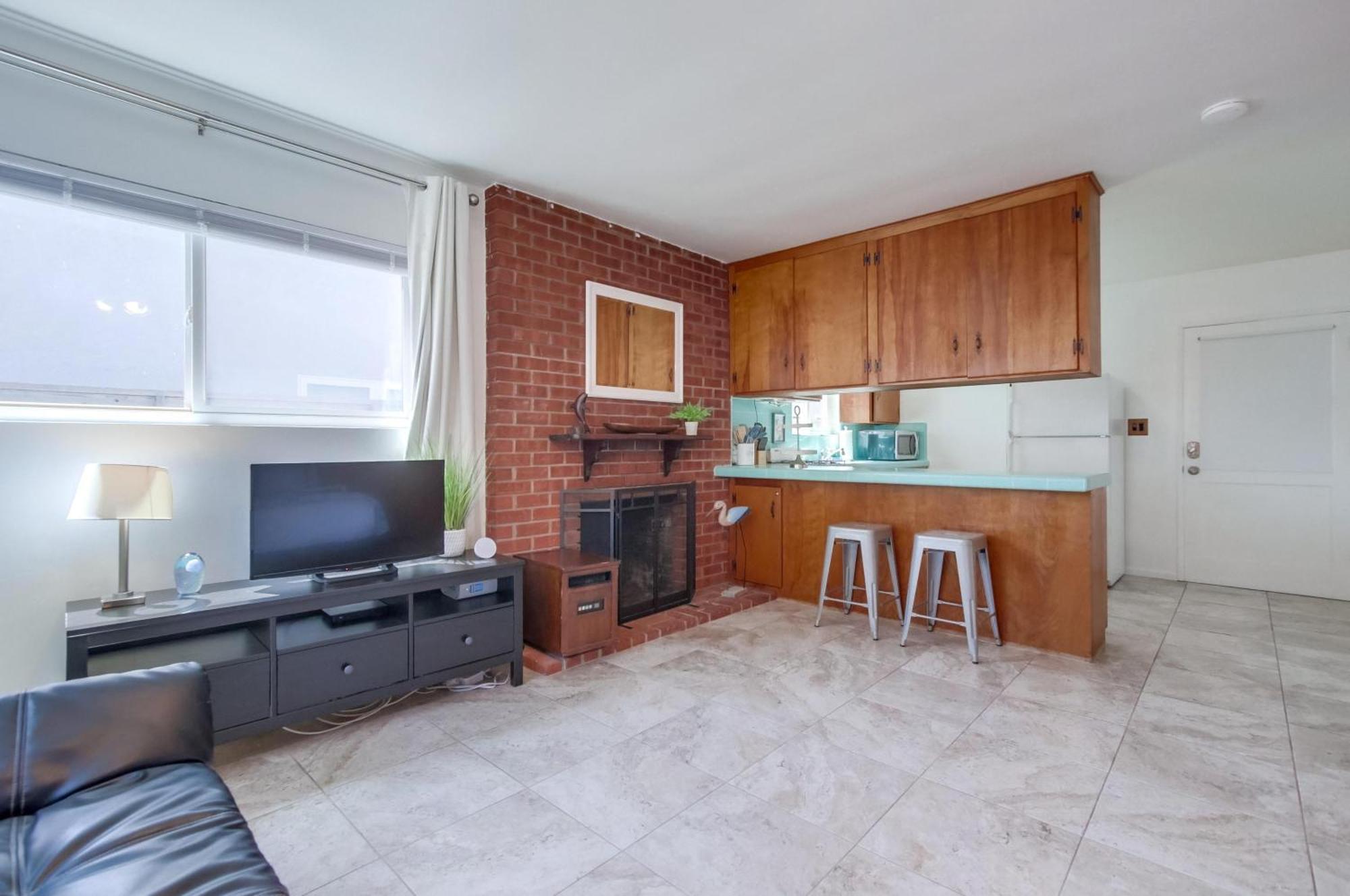 Apartment Tidal Wave 3 Brand New Listing! *