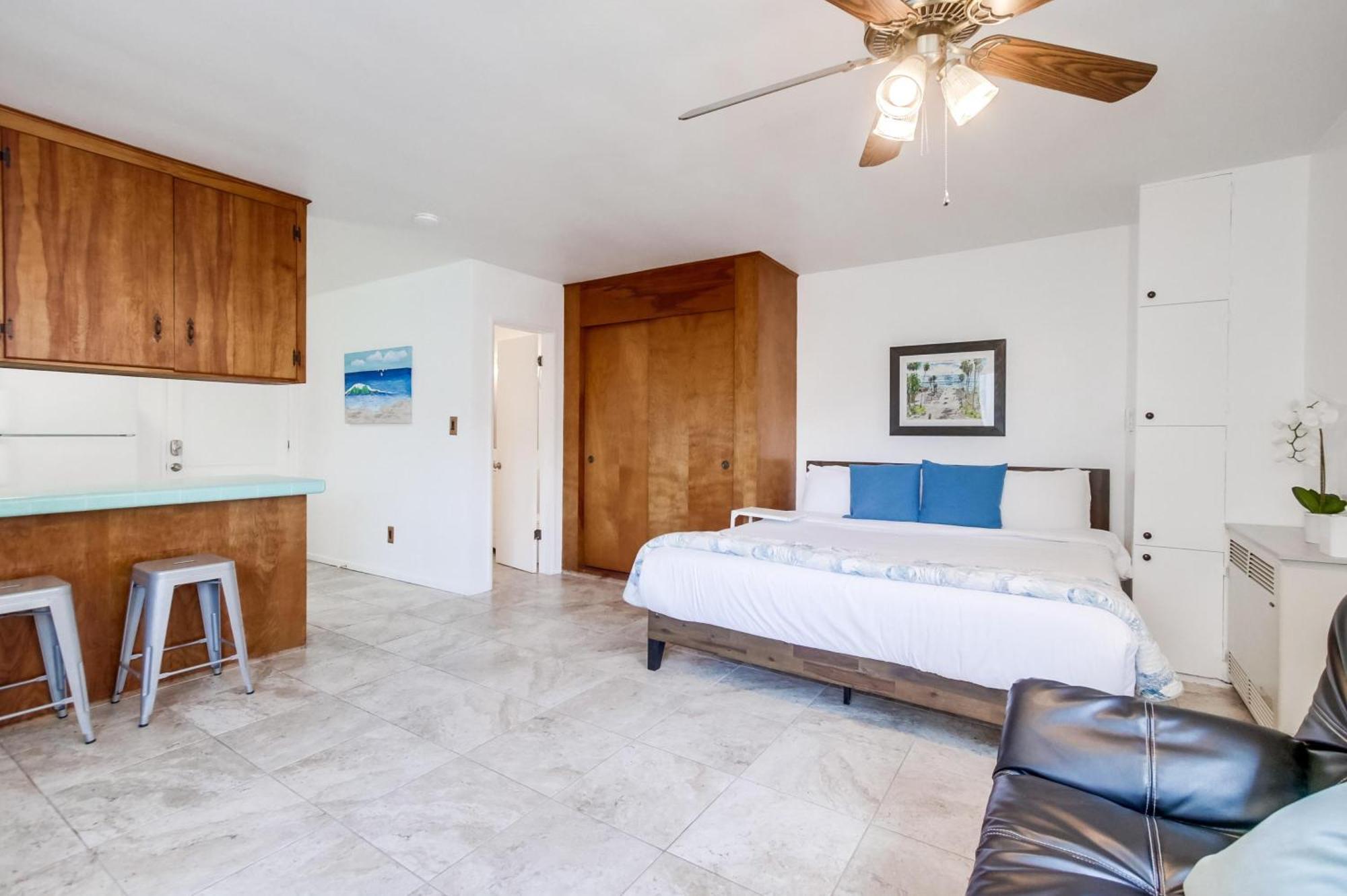 Apartment Tidal Wave 3 Brand New Listing!