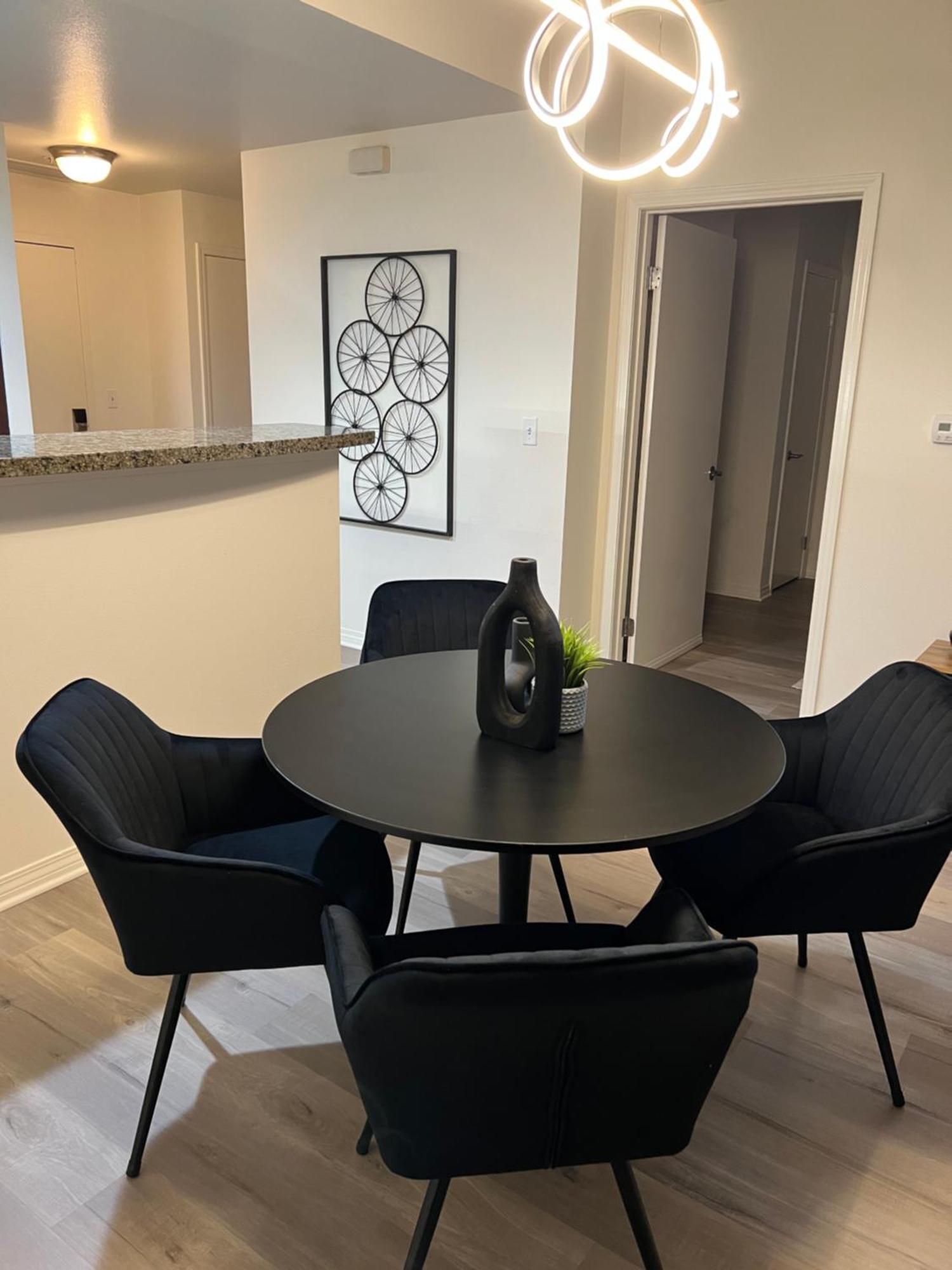 Skyline Apartment *
