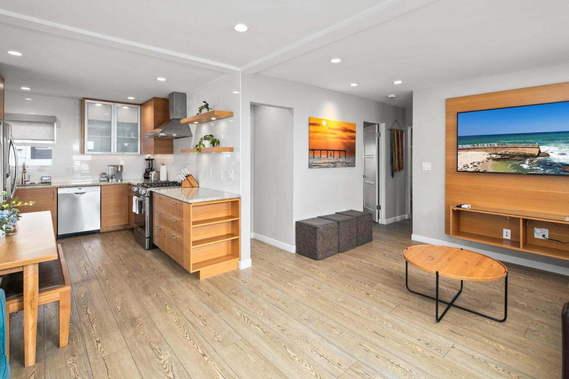Newly Renovated 3br Modern In Heart Of Ocean Apartment