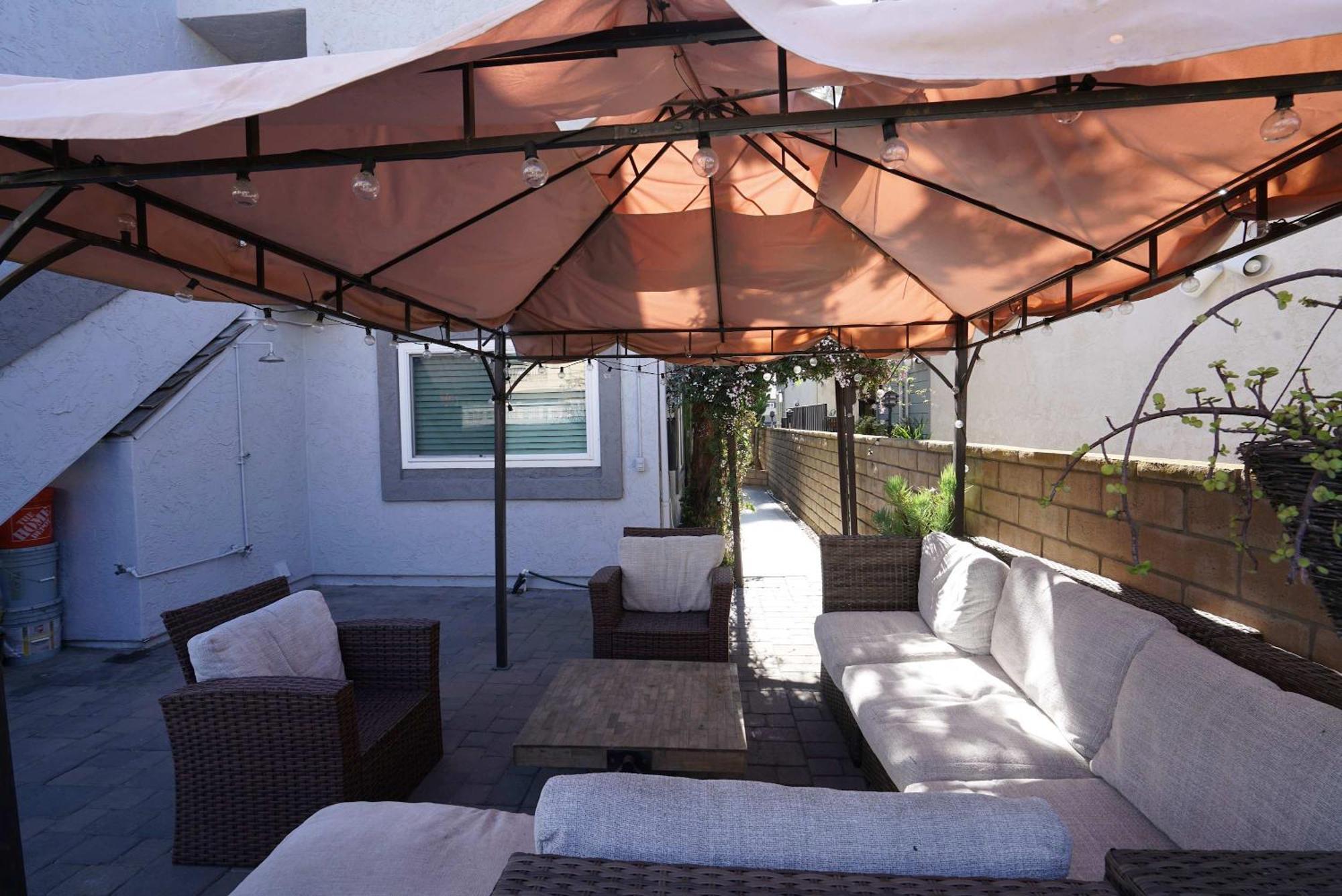 2bed 2bath Walking Distance To And Bay In Pb *