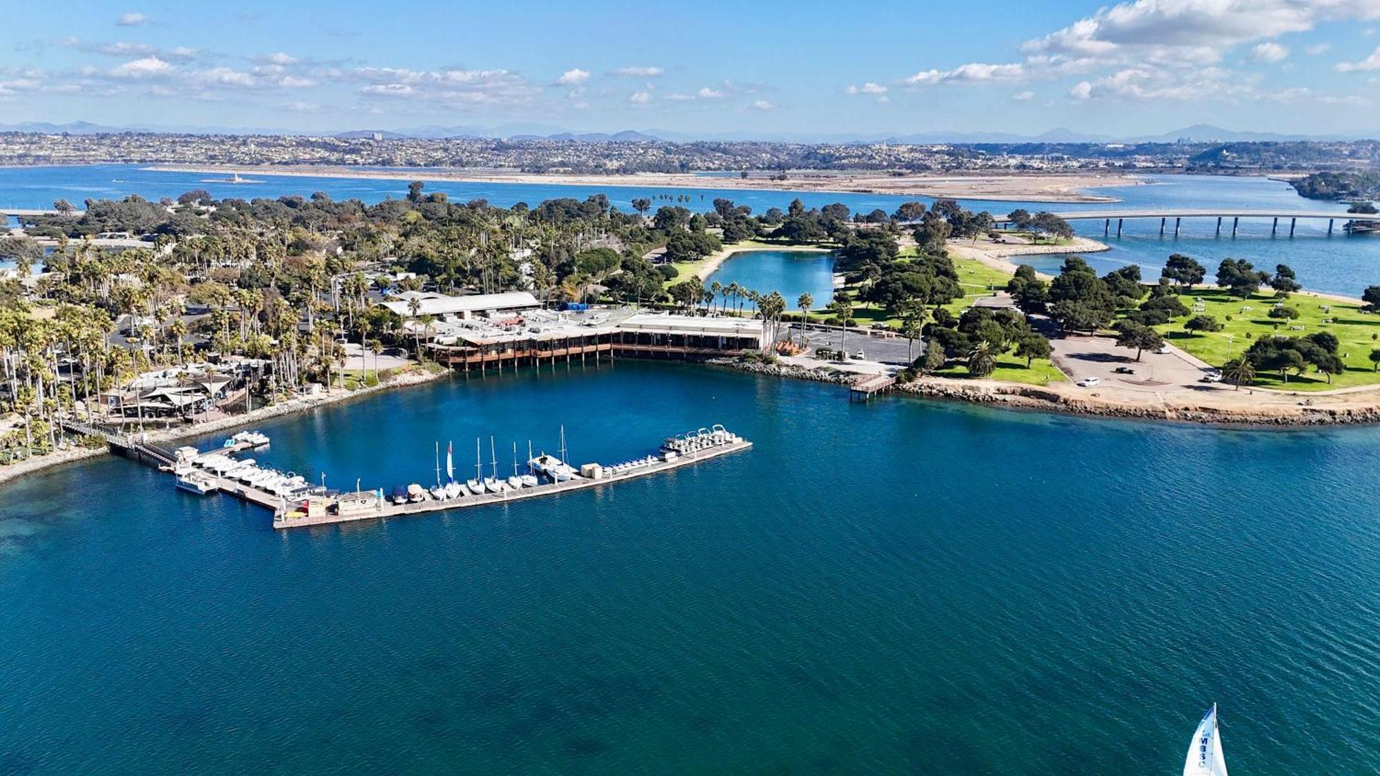 2bed 2bath Walking Distance To And Bay In Pb Apartment *