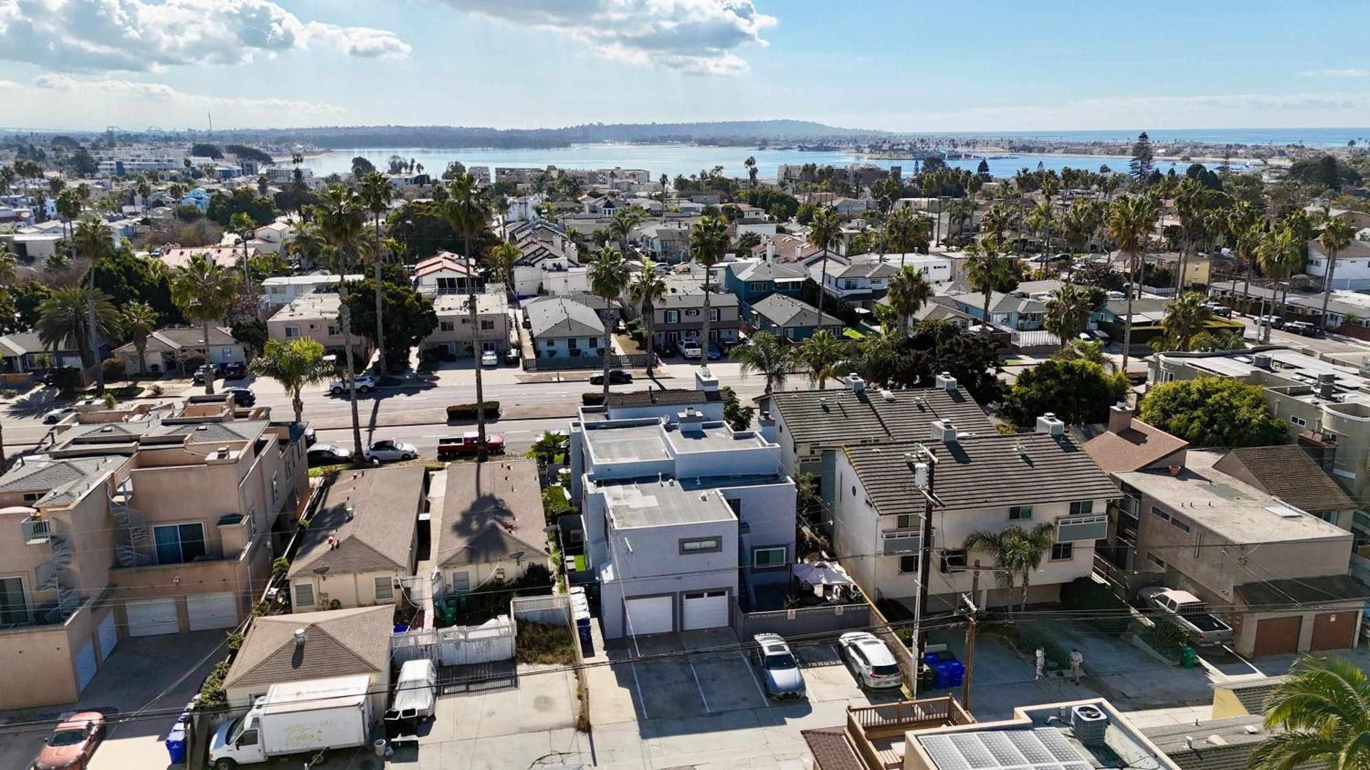 2bed 2bath Walking Distance To And Bay In Pb Apartment