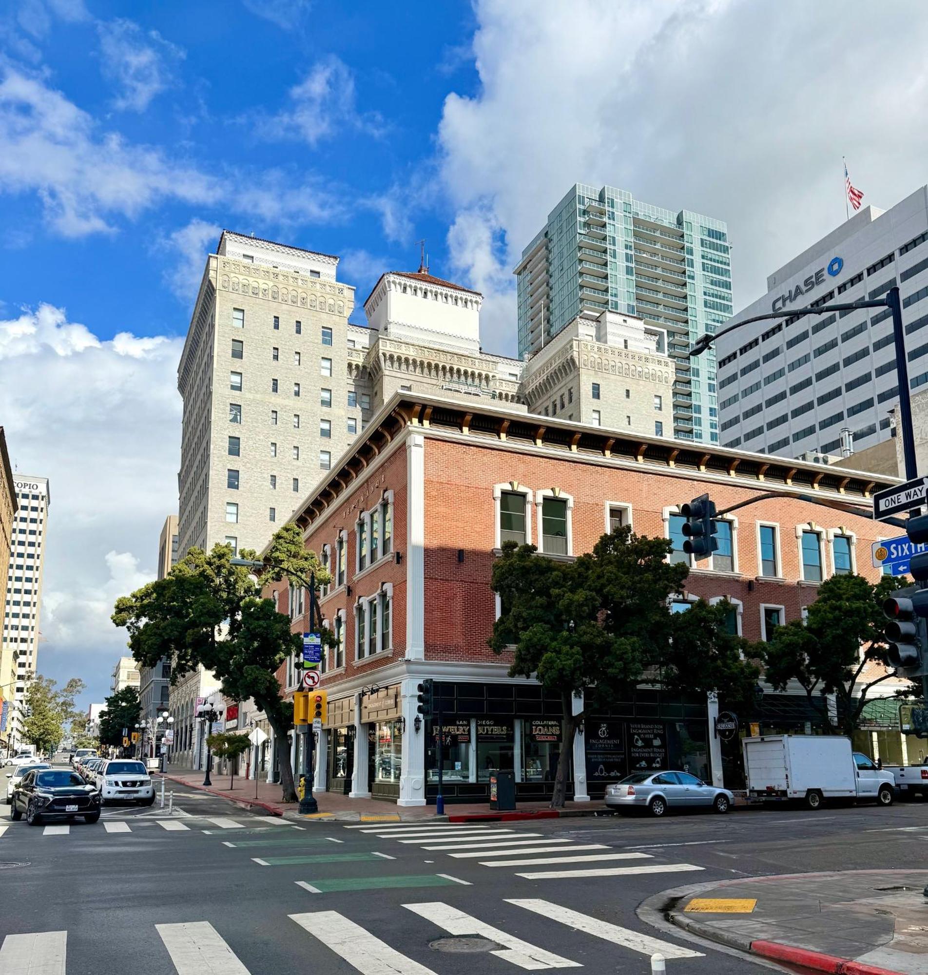 The Beau Downtown Gaslamp Quarter Hotel