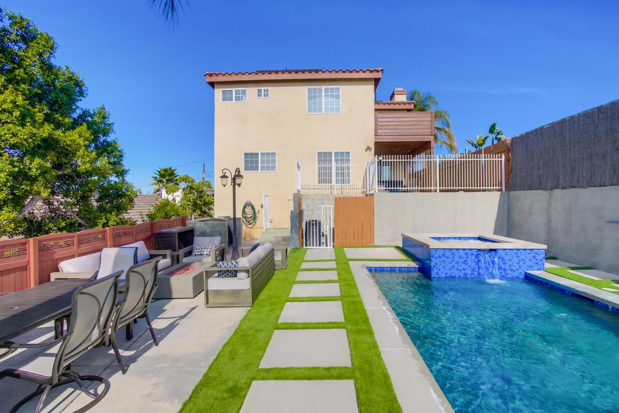 Luxurious With Pool &