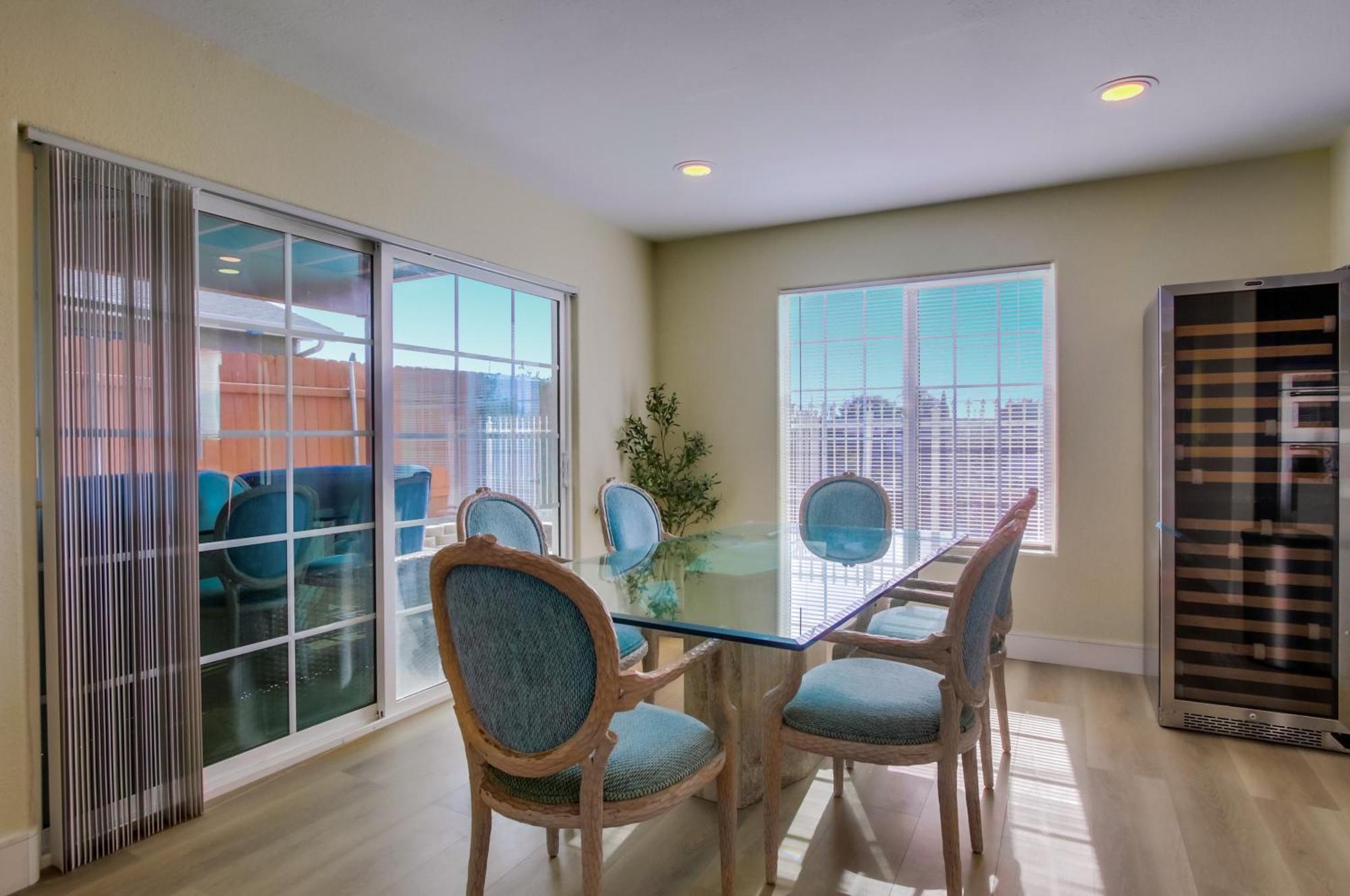 Luxurious With Pool & * San Diego