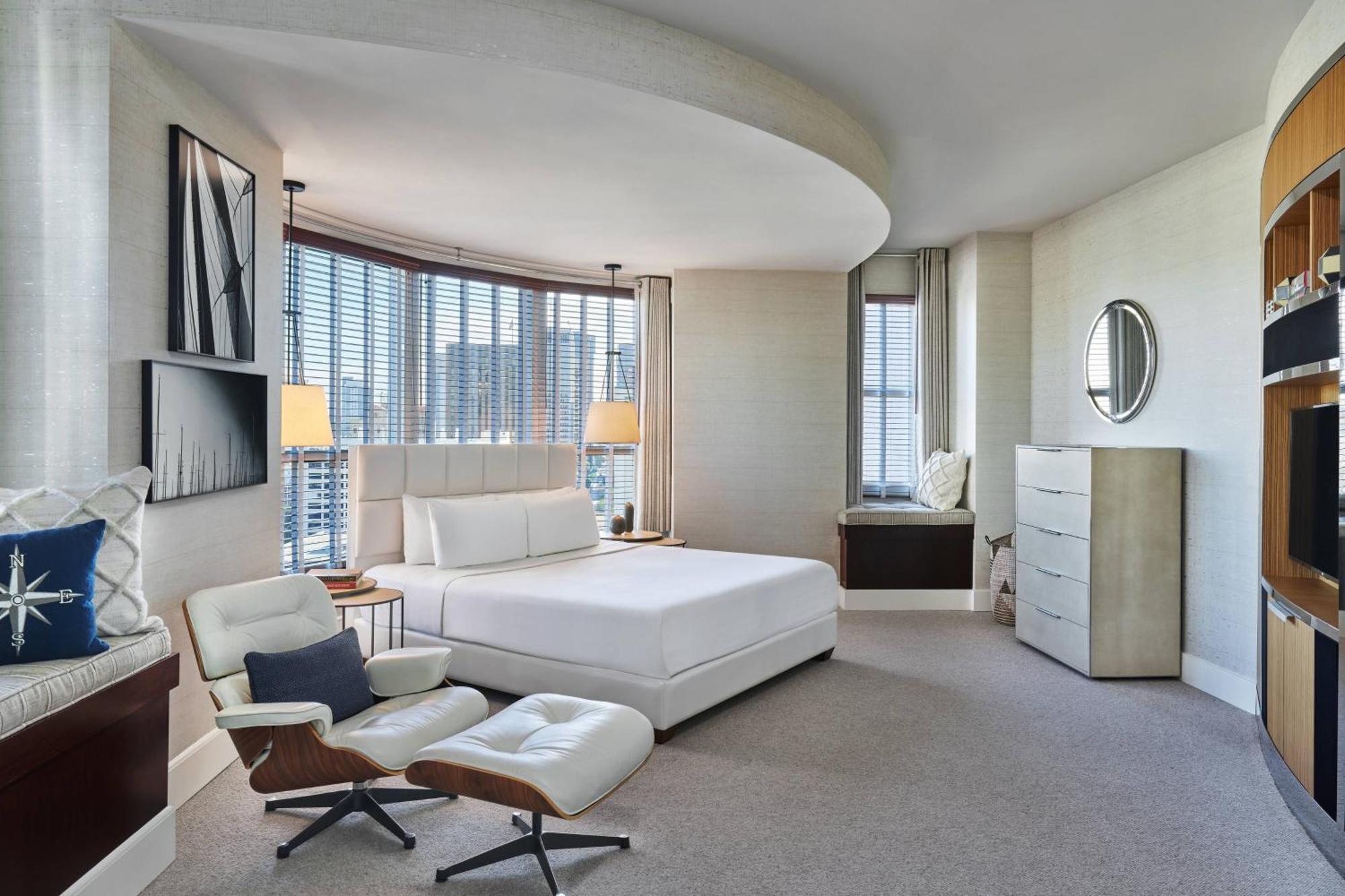 Republic San Diego, Autograph Collection 4*