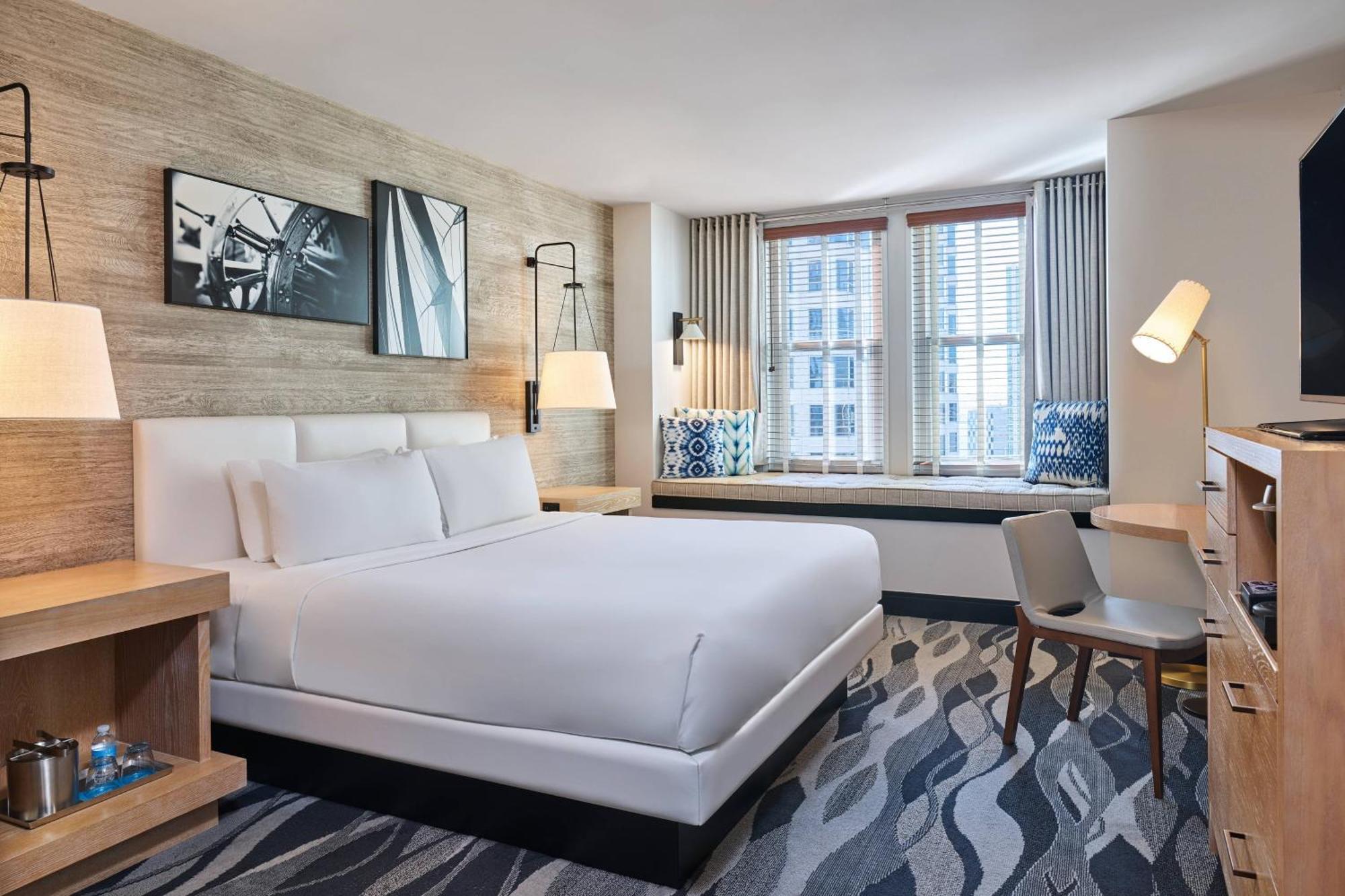 Republic San Diego, Autograph Collection 4*