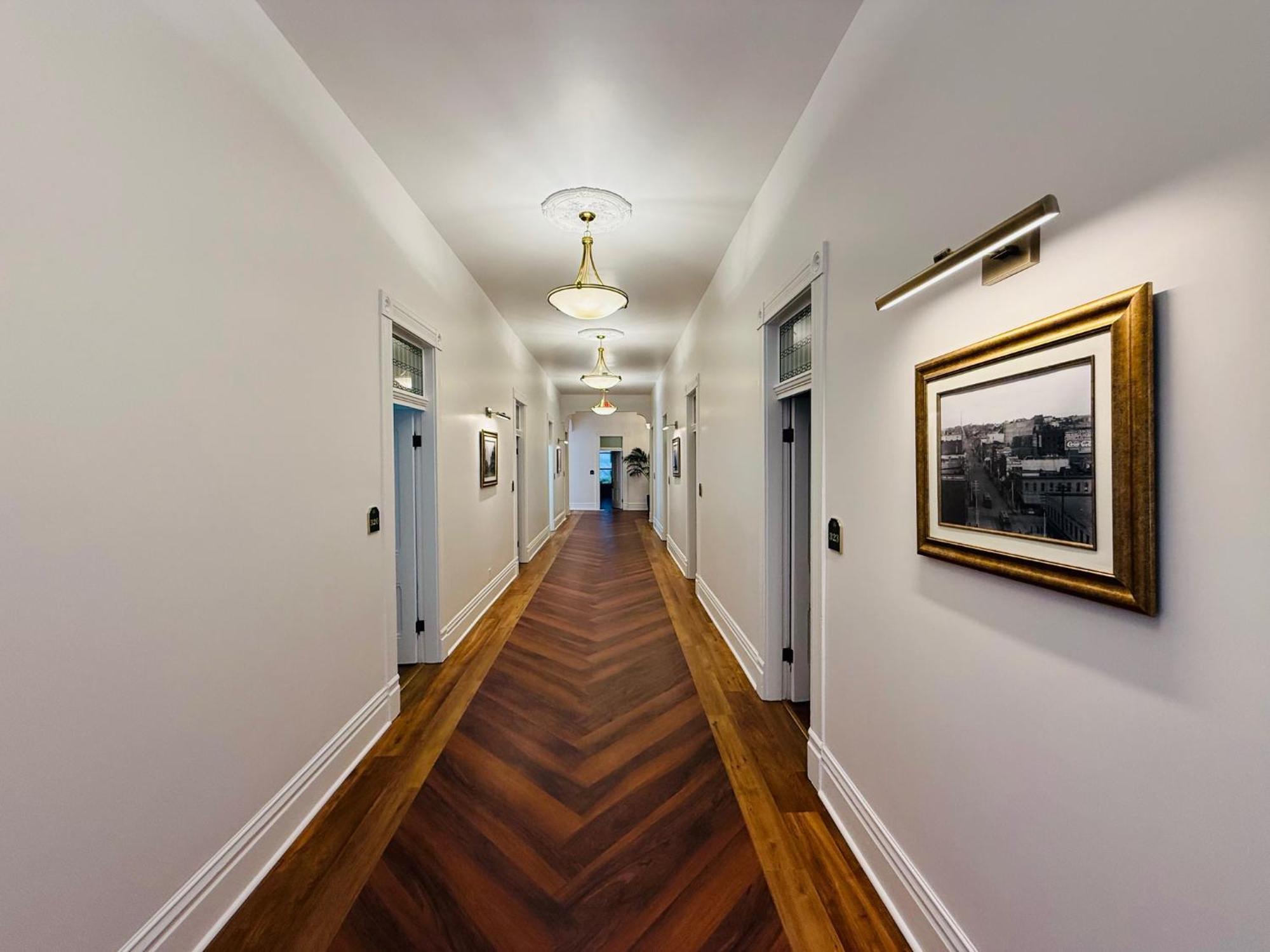The Beau Downtown Gaslamp Quarter Hotel