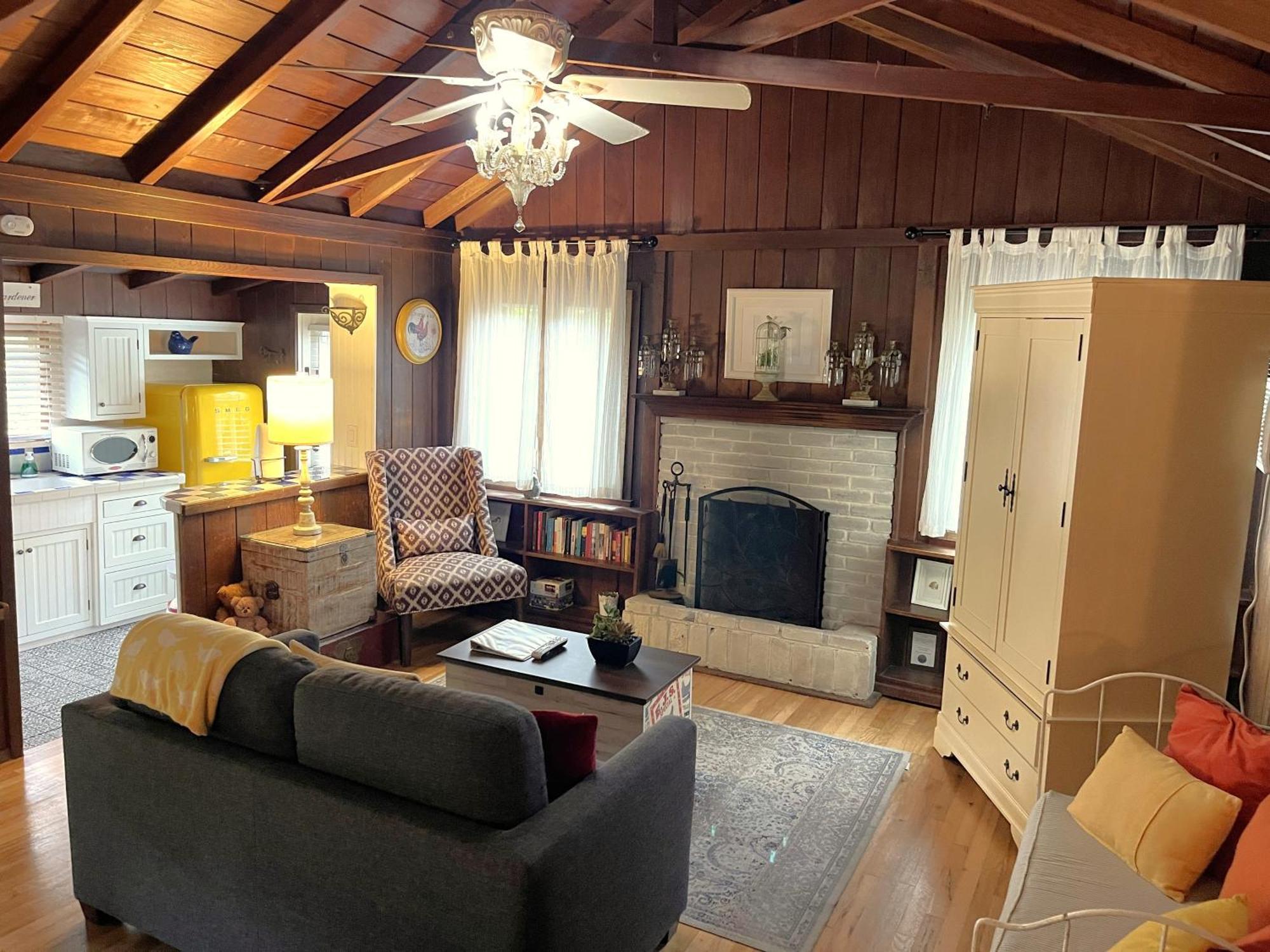Hotel Redwood Hollow 3*