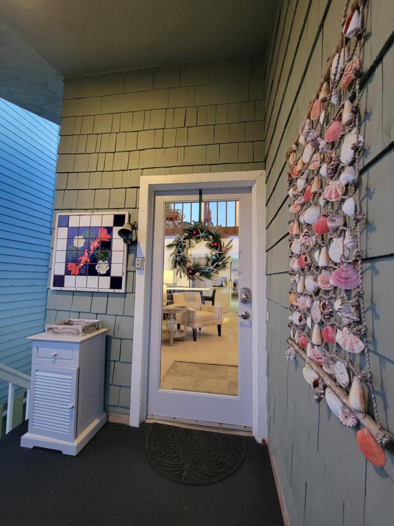 Holiday home Luv Oceanside Views-1 House To Beach, Boardwalk And Waves-spacious Rooftop Sun Deck-plus King Beds Too! *