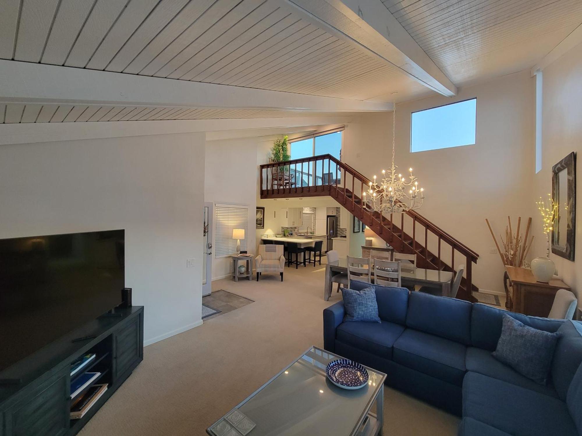 Holiday home Luv Oceanside Views-1 House To Beach, Boardwalk And Waves-spacious Rooftop Sun Deck-plus King Beds Too! San Diego