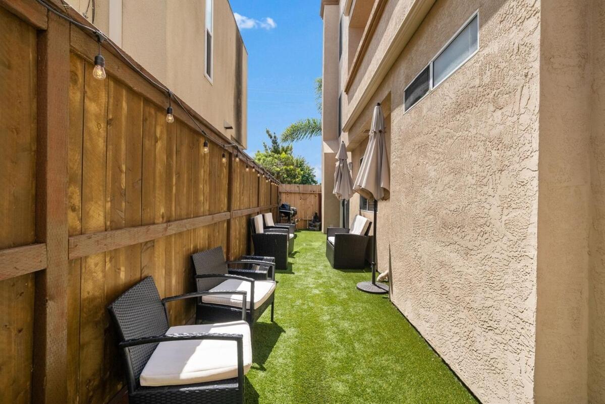 Townhouse 1 Block From Bay With Yard & Parking San Diego
