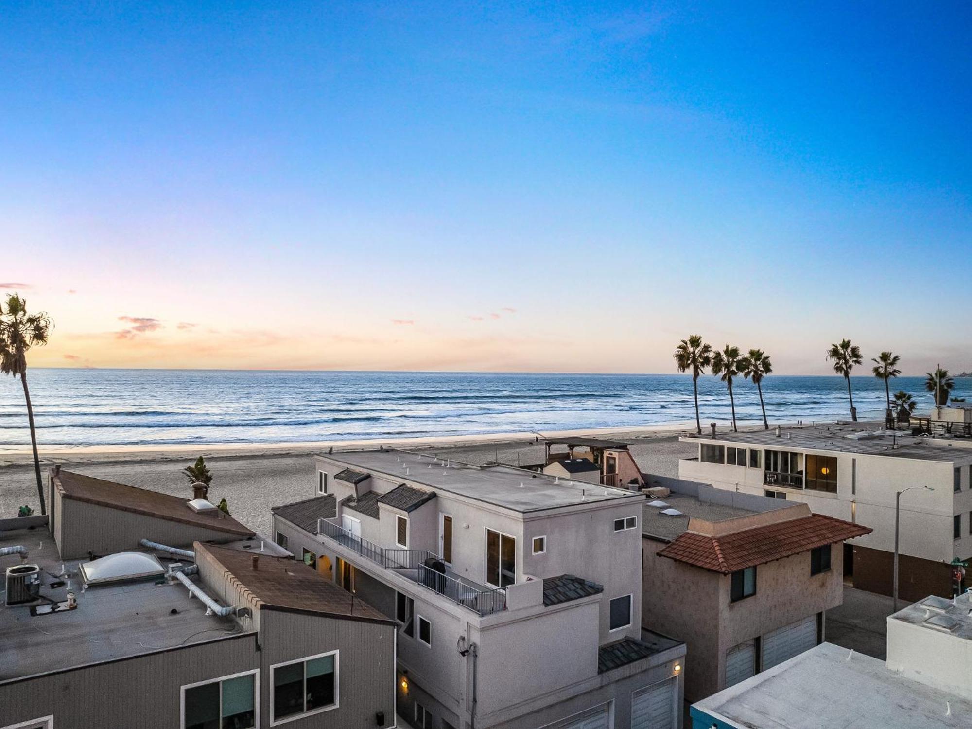 Navigate Front Row To Paradise Holiday home San Diego