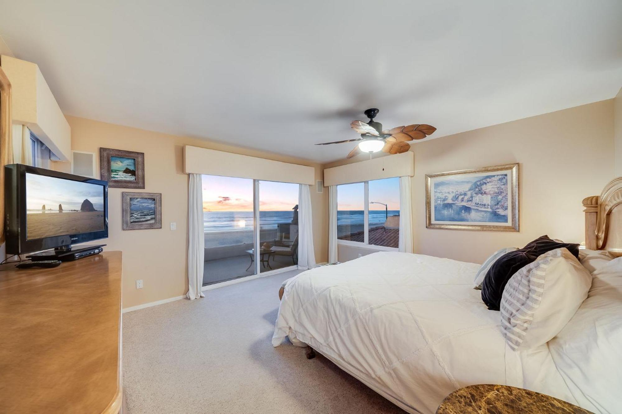 Navigate Front Row To Paradise Holiday home *