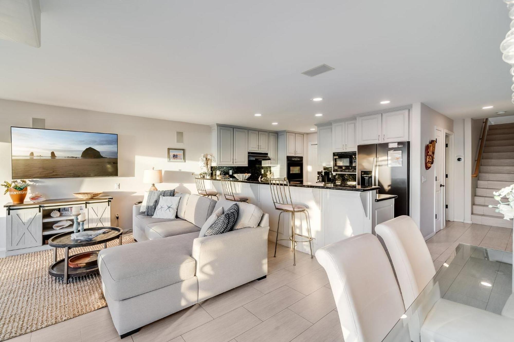 Navigate Front Row To Paradise Holiday home