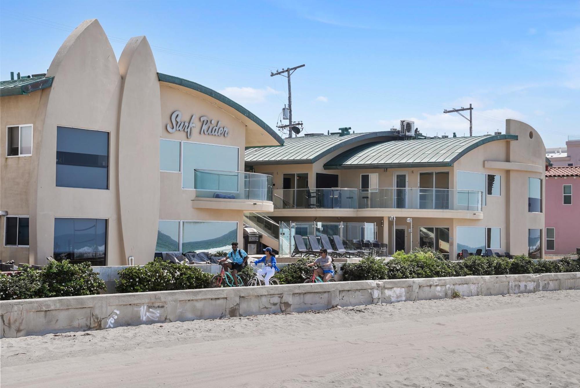 S3443 - Surfrider I * San Diego