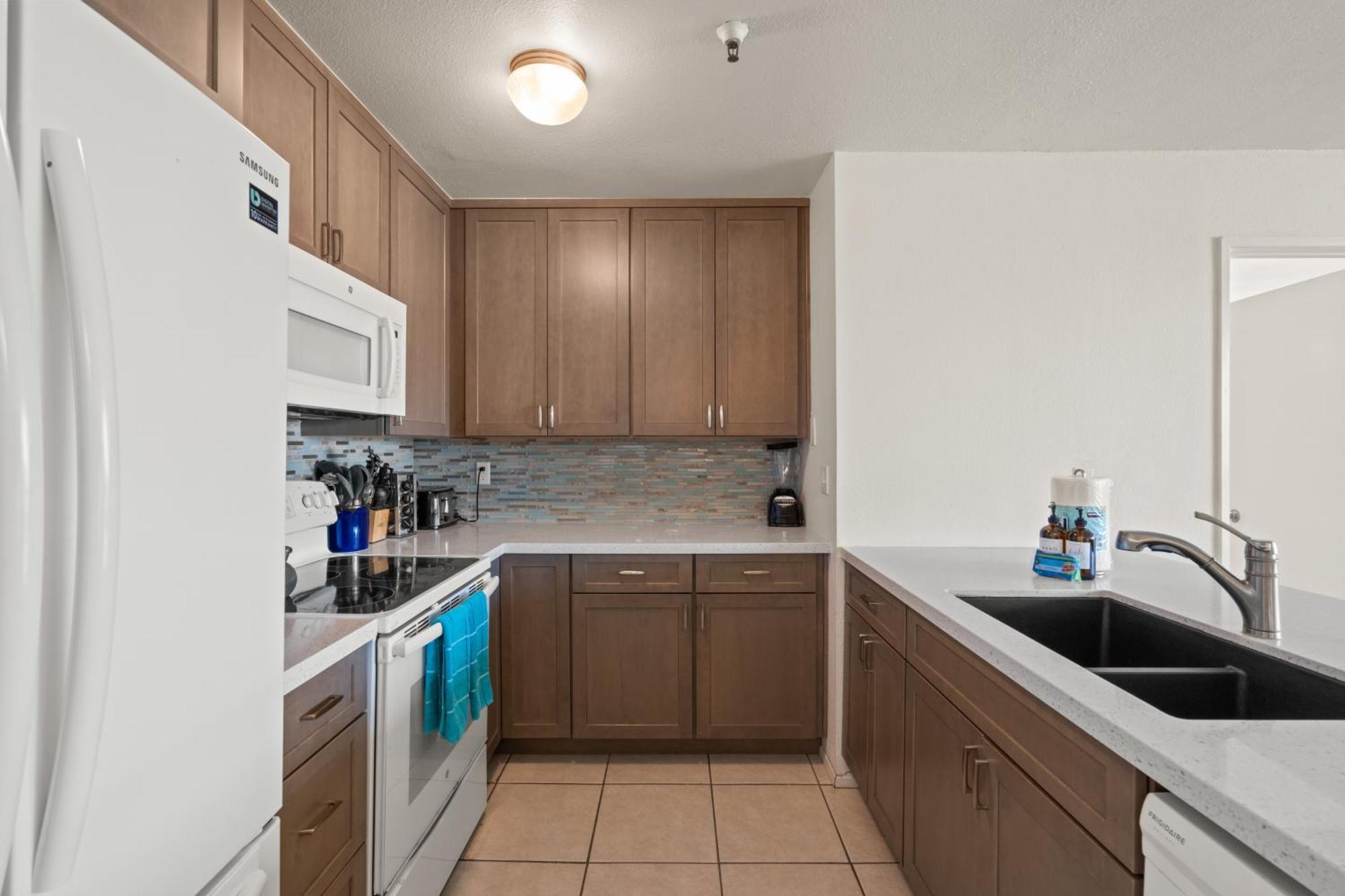 Belmont Patio - Ocean View Pet Friendly Patio & Garage- 5113 *