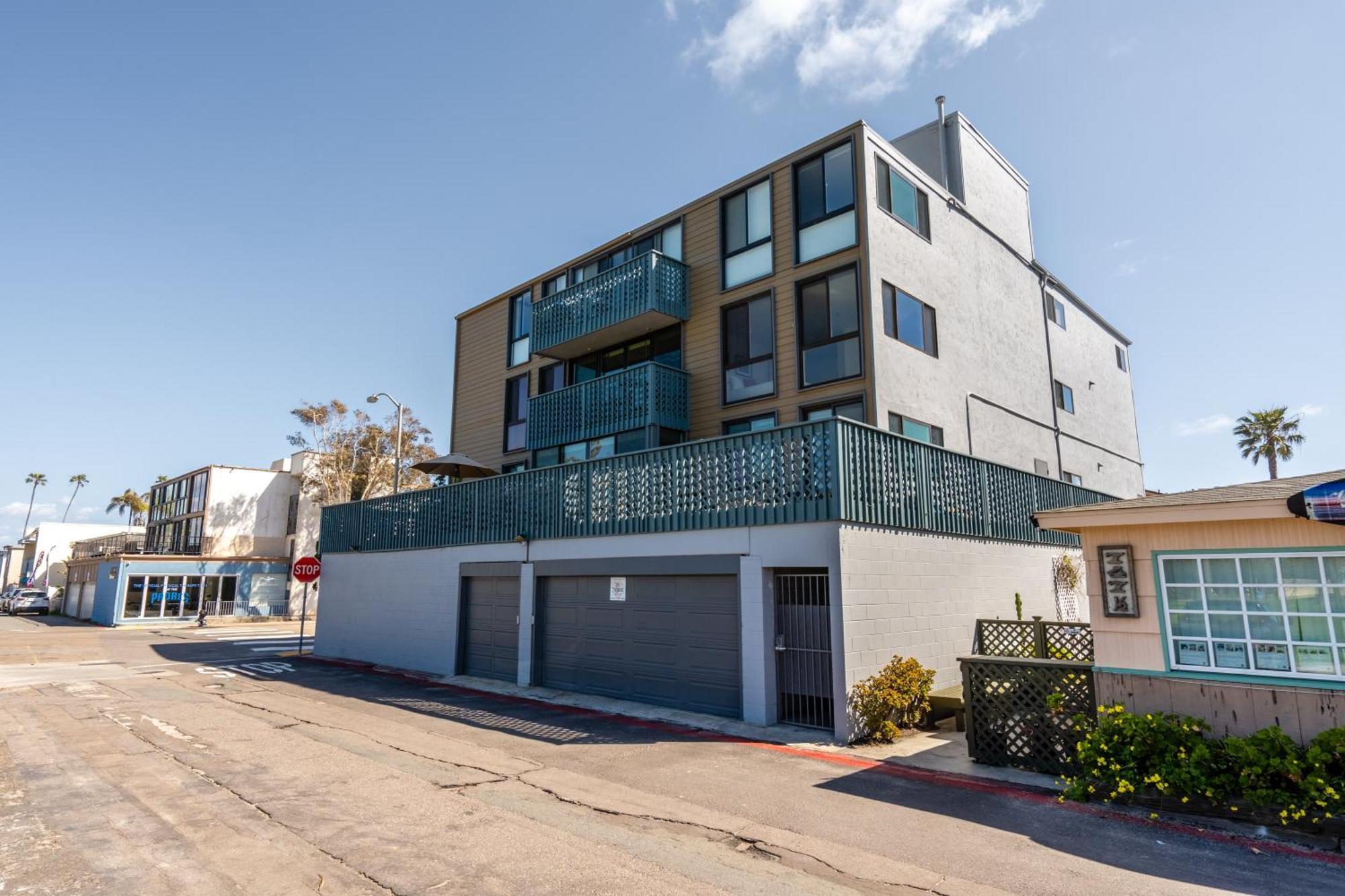 Belmont Patio - Ocean View Pet Friendly Patio & Garage- 5113