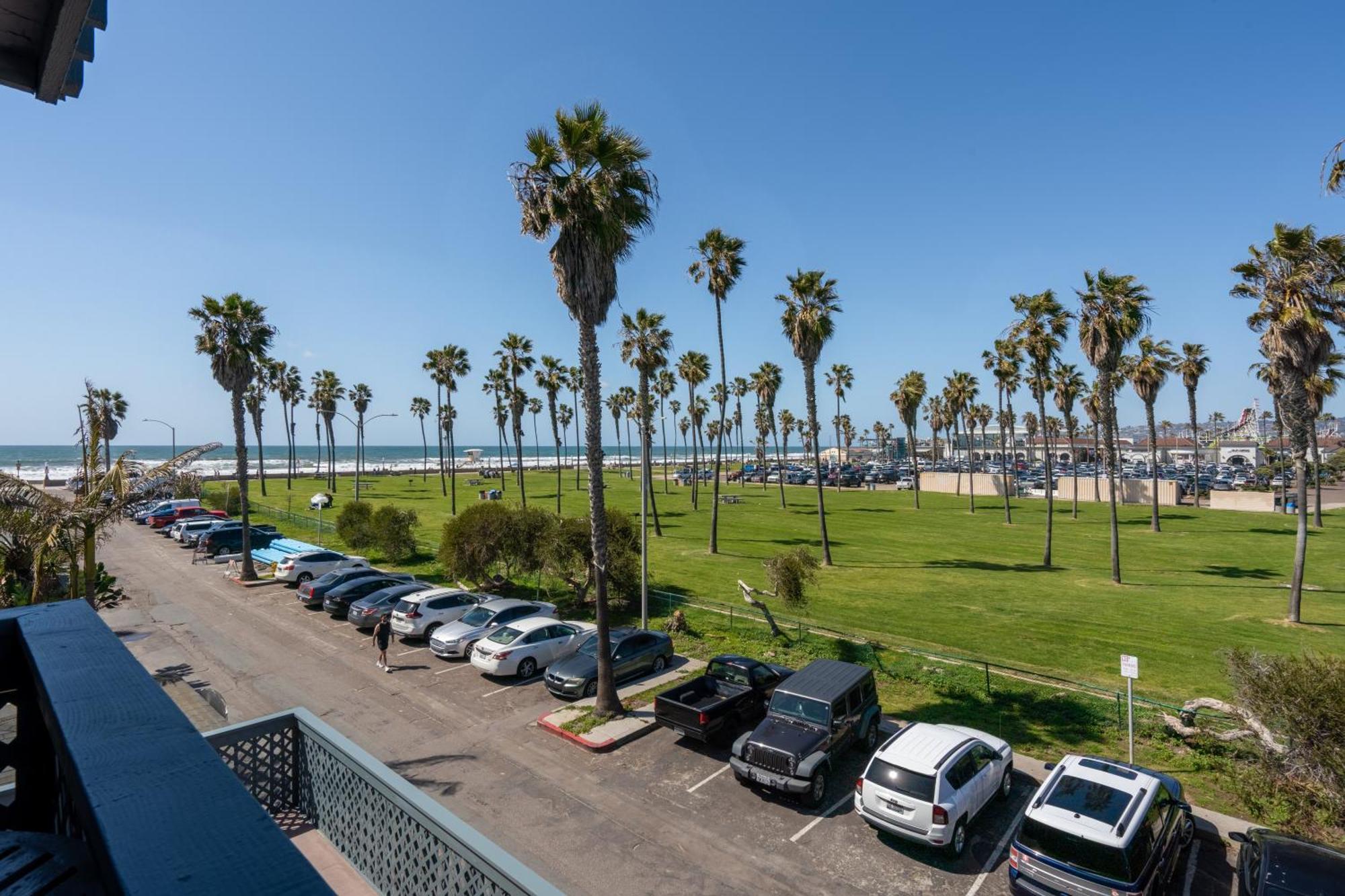 Holiday home Belmont Patio - Ocean View Pet Friendly Patio & Garage- 5113 *
