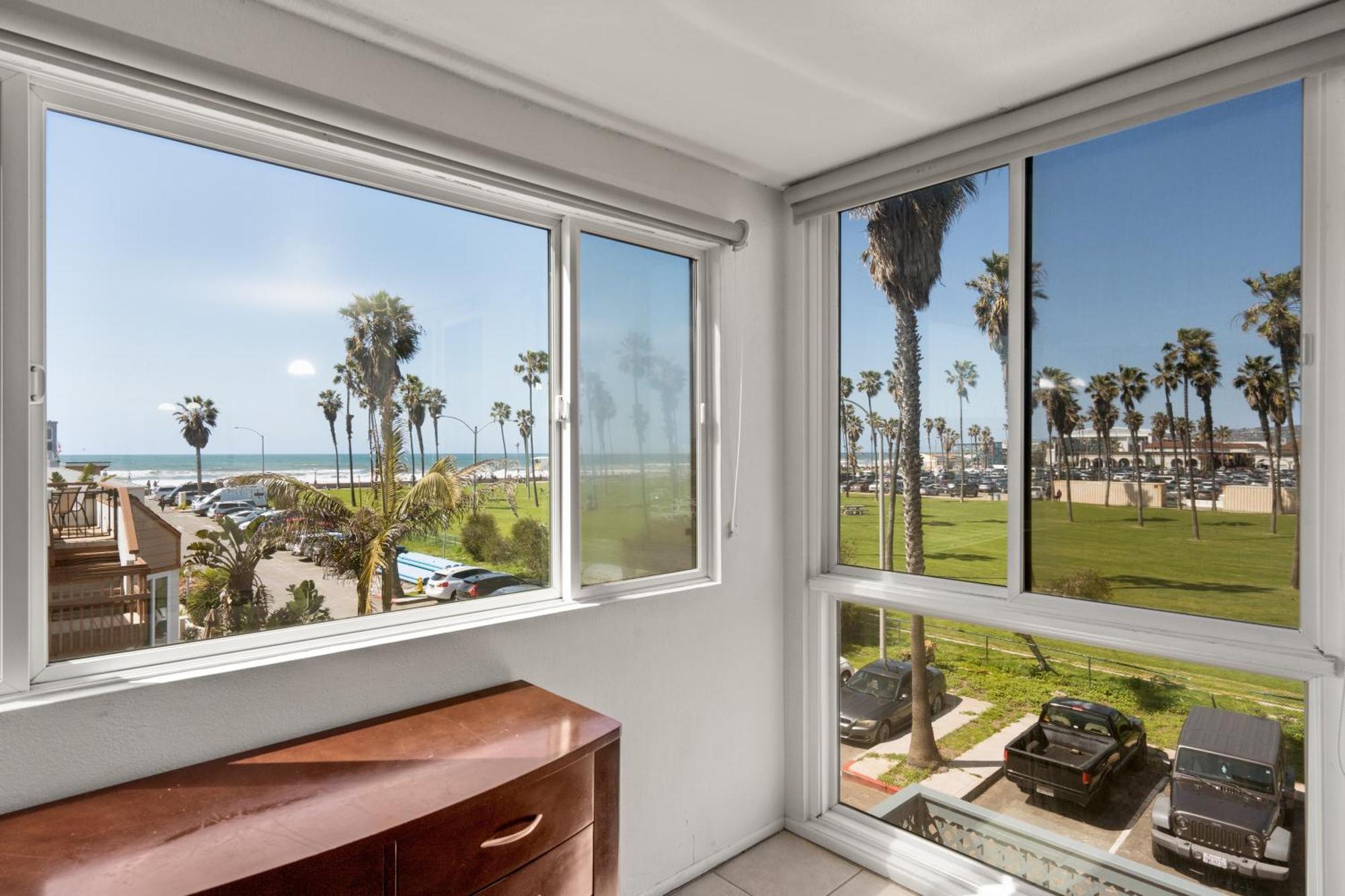 Belmont Patio - Ocean View Pet Friendly Patio & Garage- 5113
