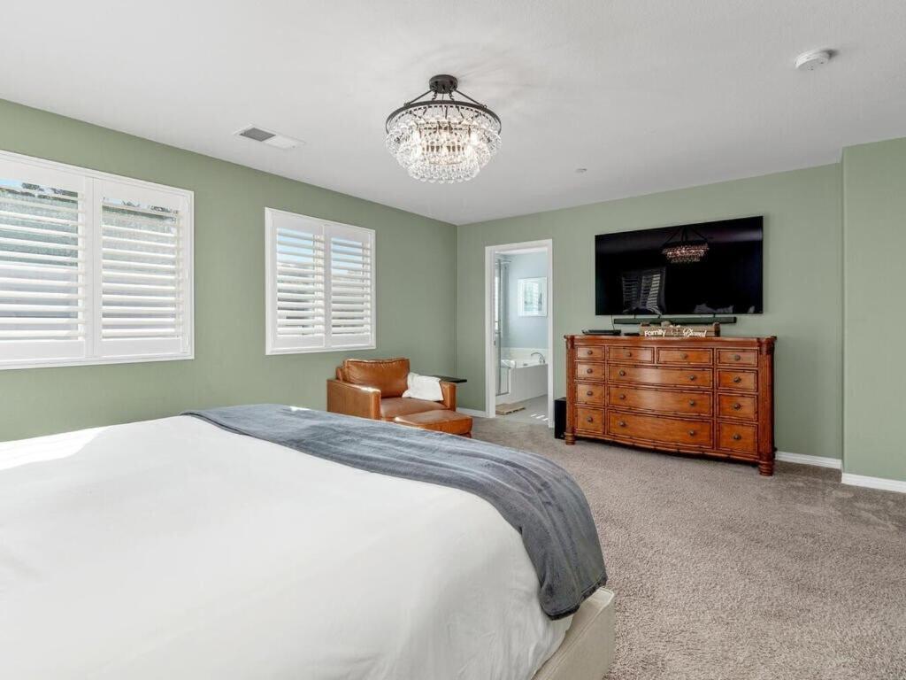 Need Is 4 Beds And A Luxury Yard * San Diego