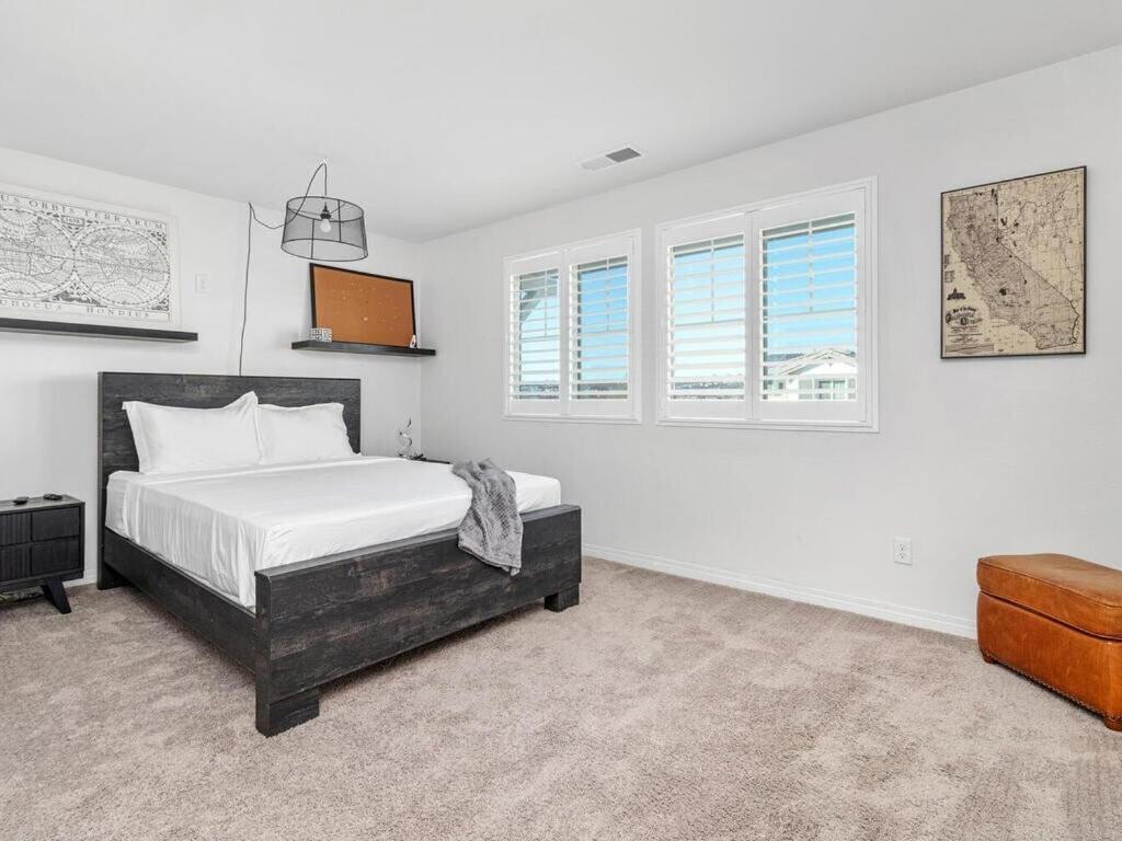 Holiday home Need Is 4 Beds And A Luxury Yard San Diego