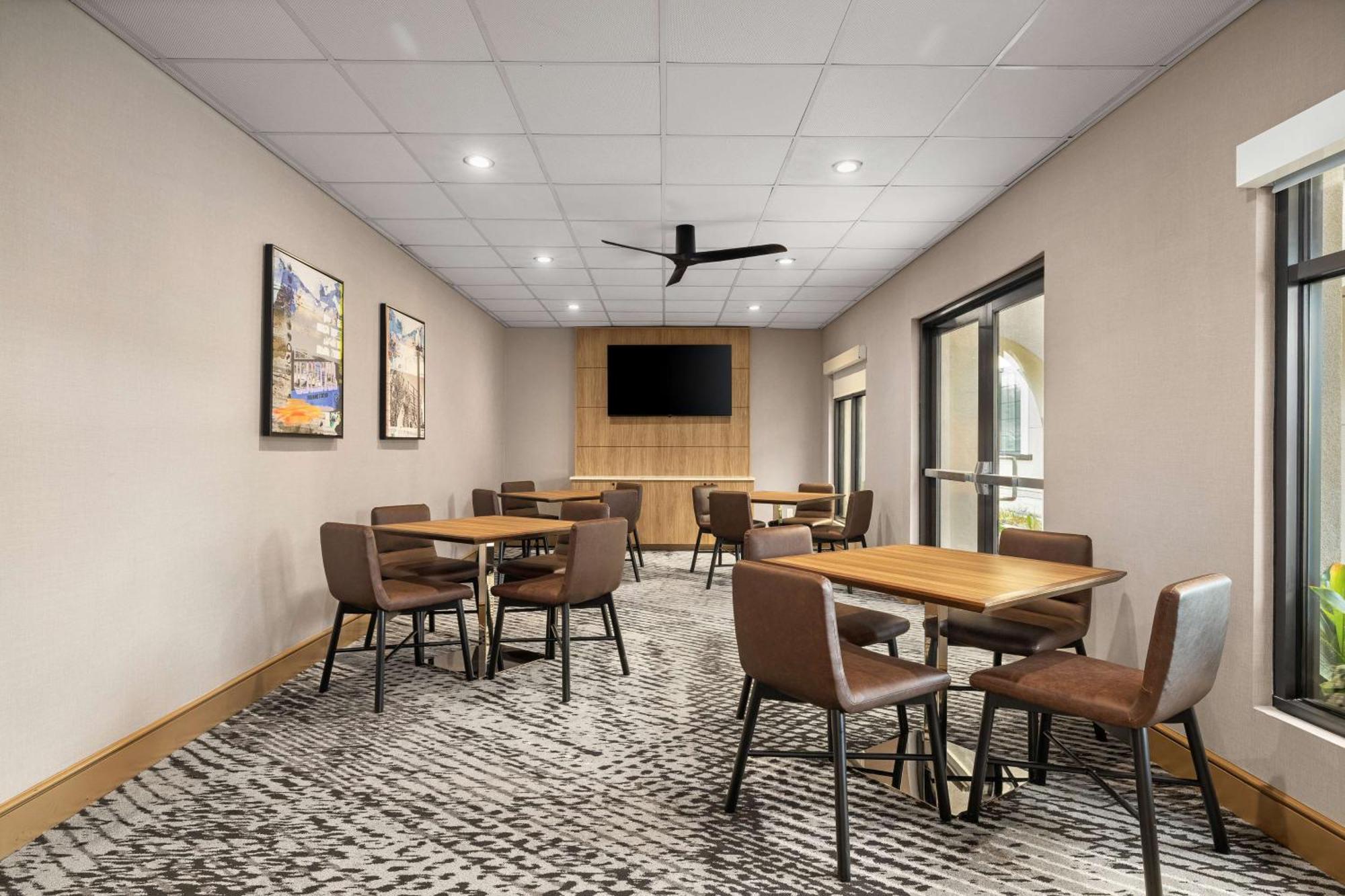 Homewood By Hilton Airport-liberty Station Hotel San Diego