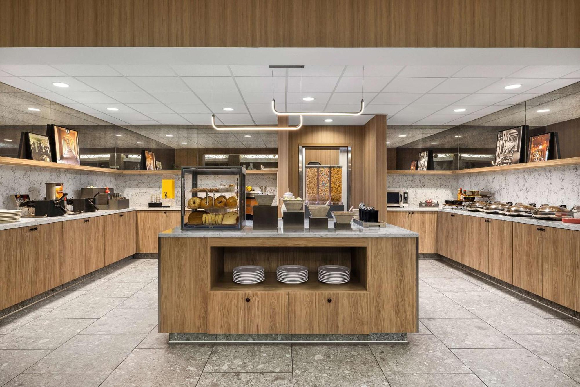 Homewood By Hilton Airport-liberty Station Hotel