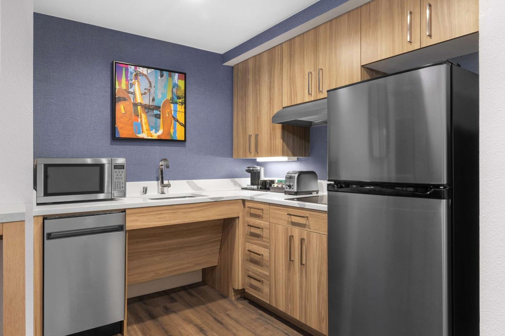 Homewood By Hilton Airport-liberty Station 3*